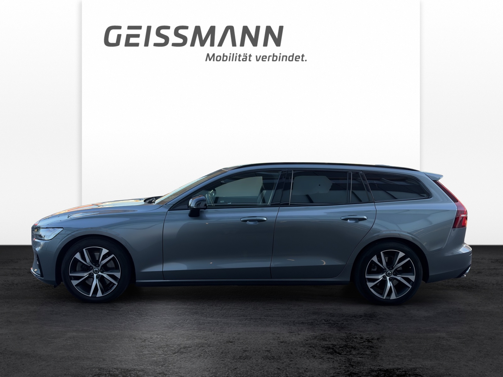 VOLVO V60 2.0 B5 R-Design AWD-image-3