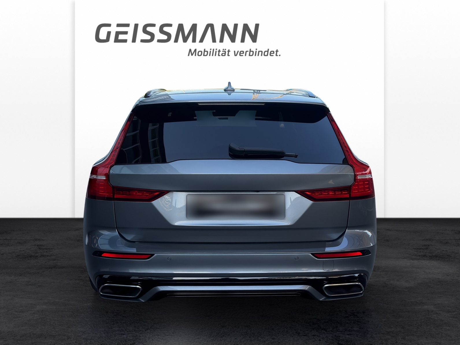 VOLVO V60 2.0 B5 R-Design AWD-image-7
