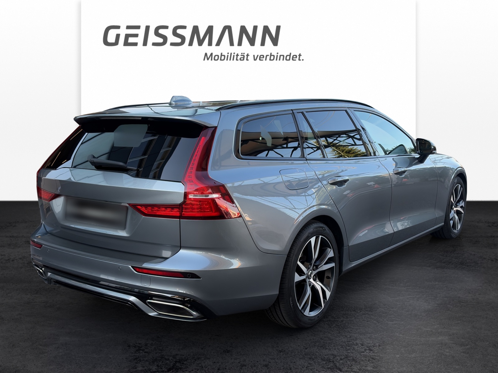 VOLVO V60 2.0 B5 R-Design AWD-image-5