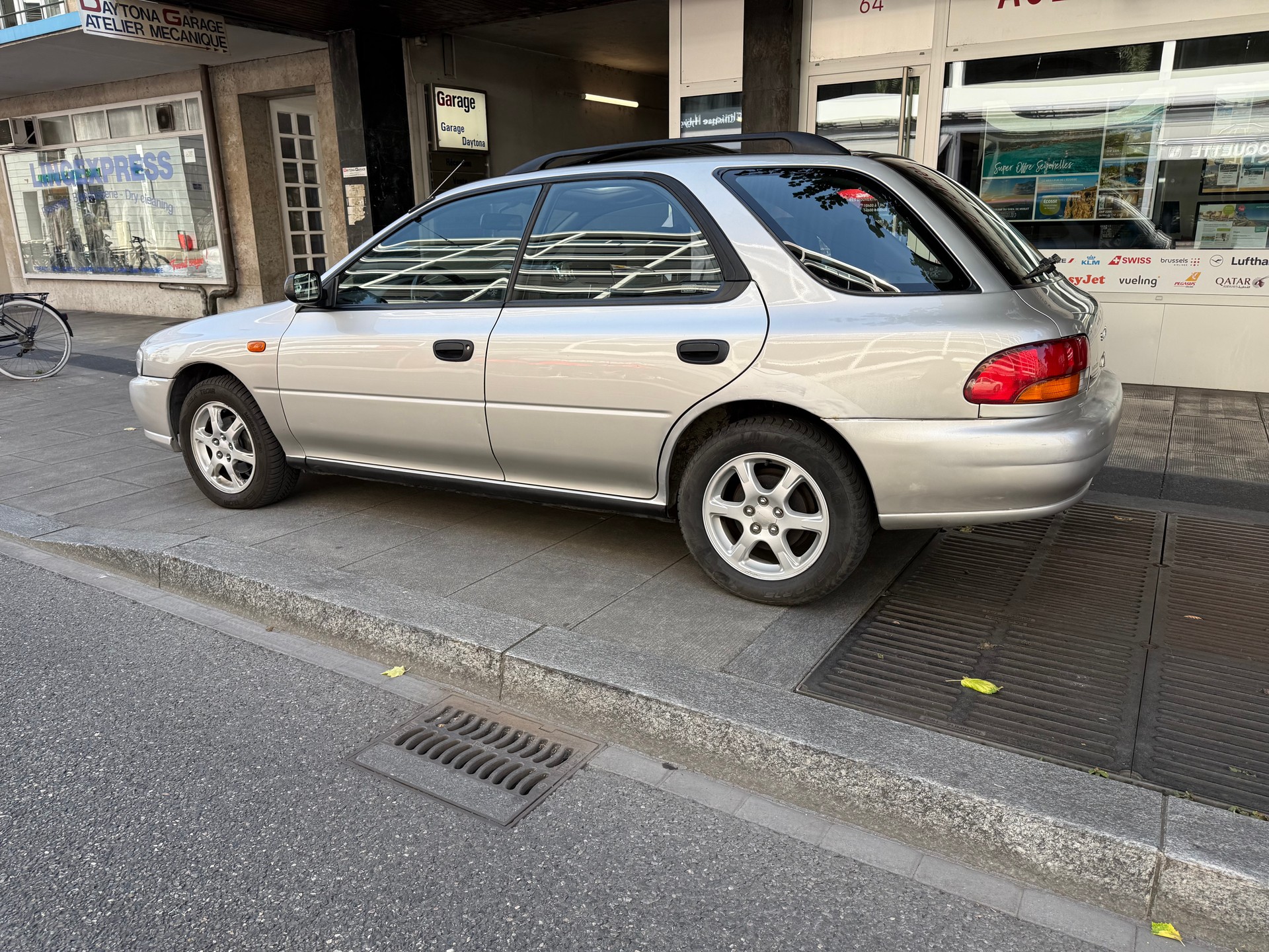 SUBARU IMPREZA-image-4