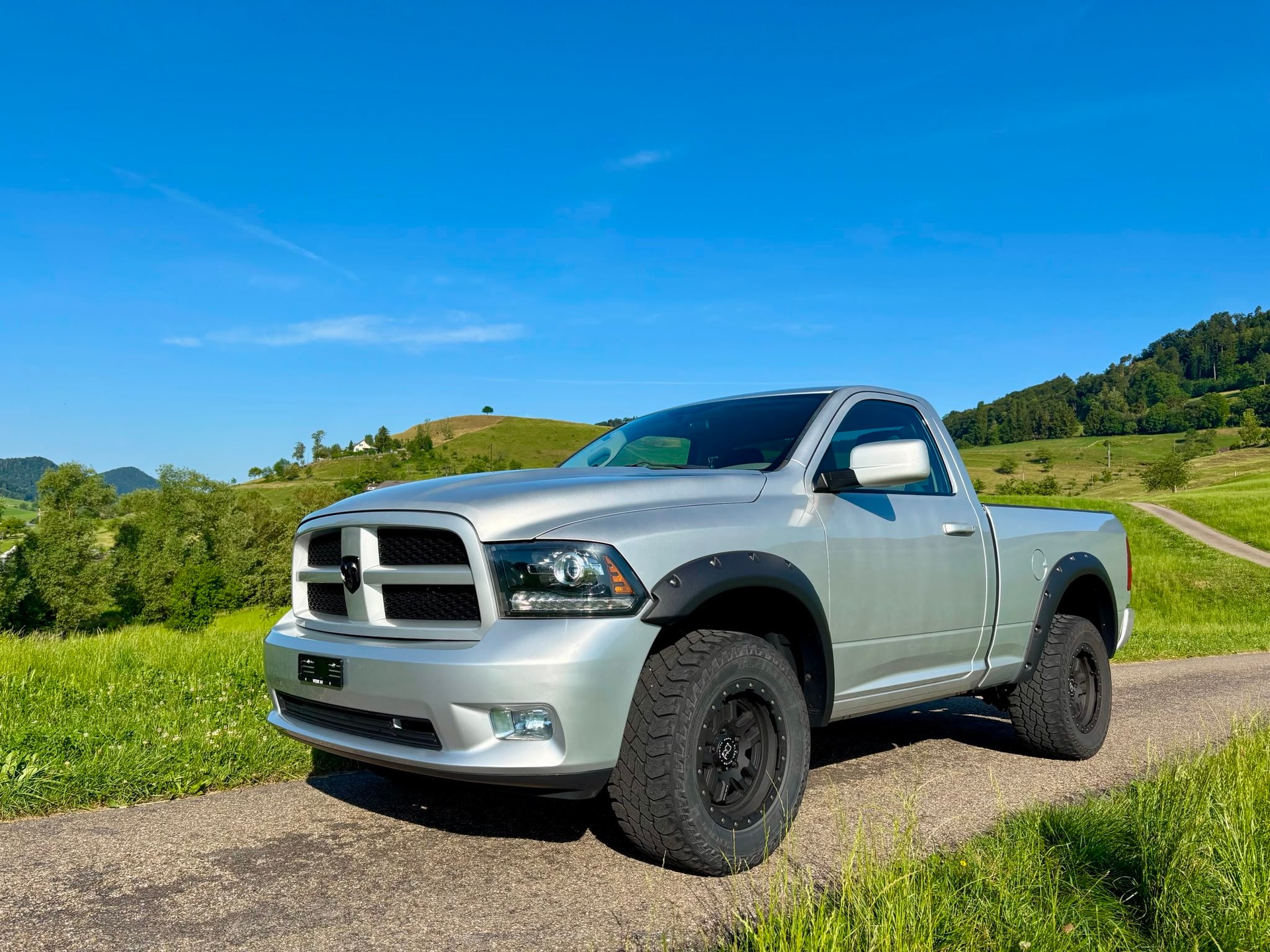 DODGE Ram 1500-image-0