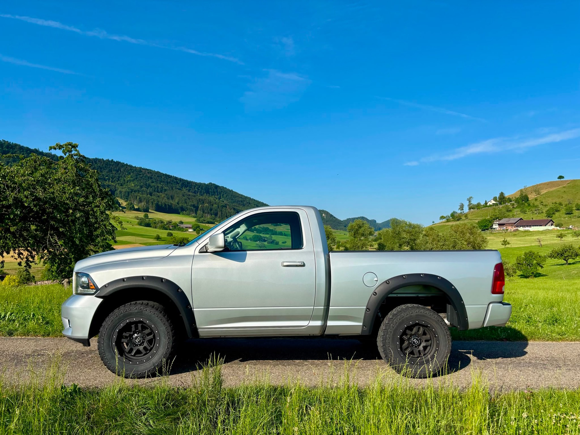 DODGE Ram 1500-image-1