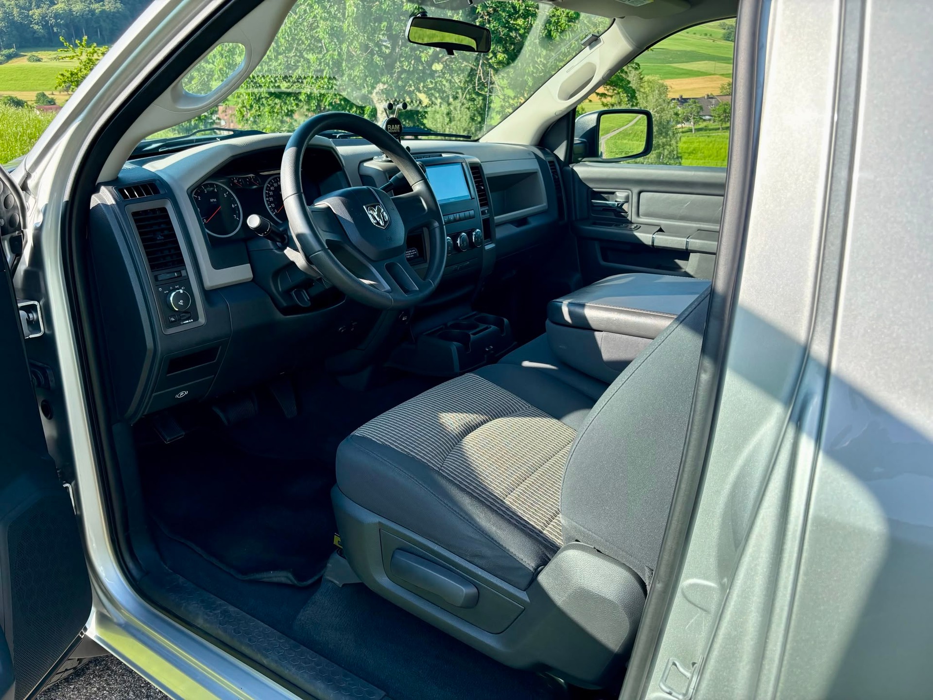 DODGE Ram 1500-image-6