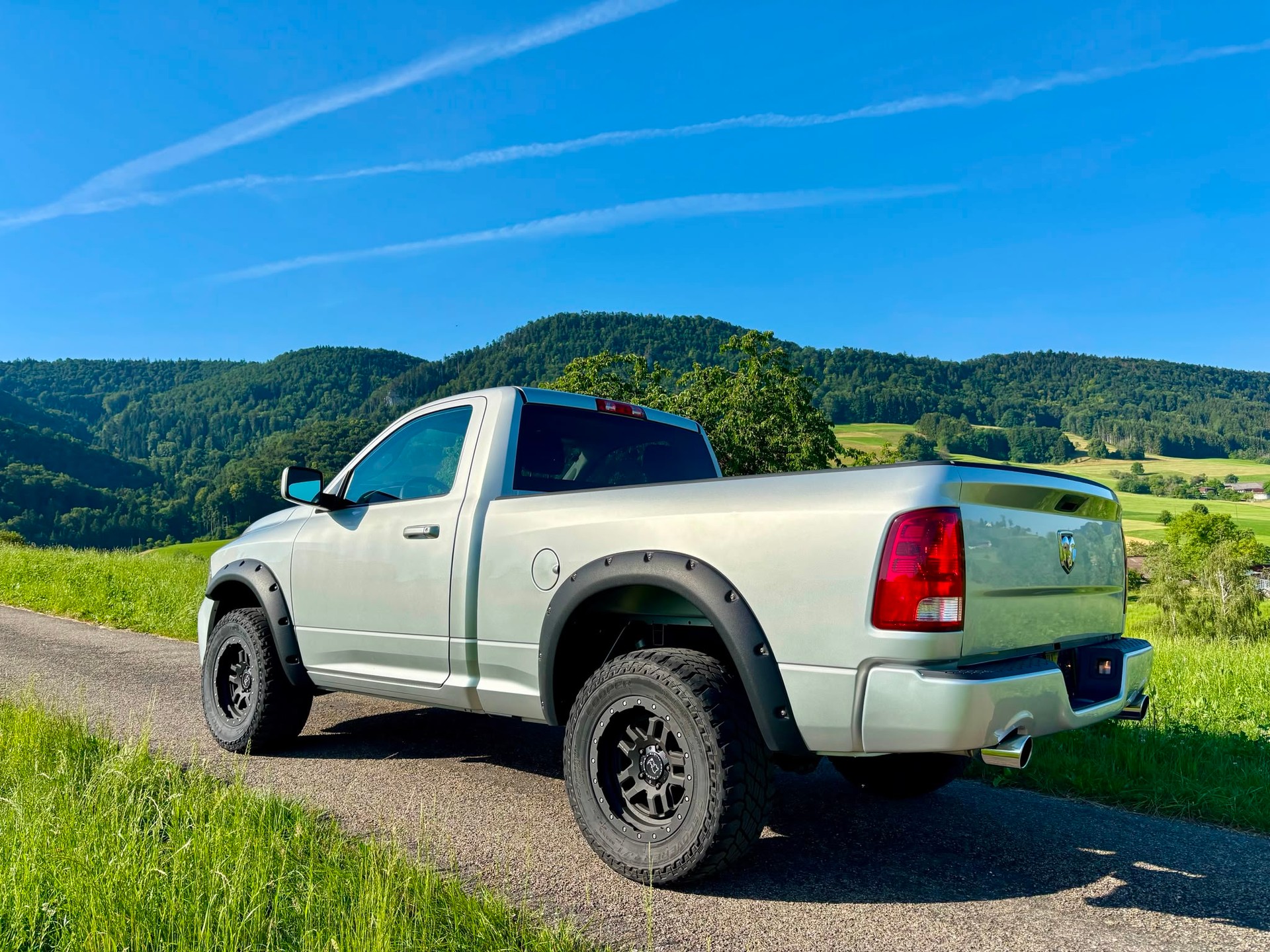 DODGE Ram 1500-image-2