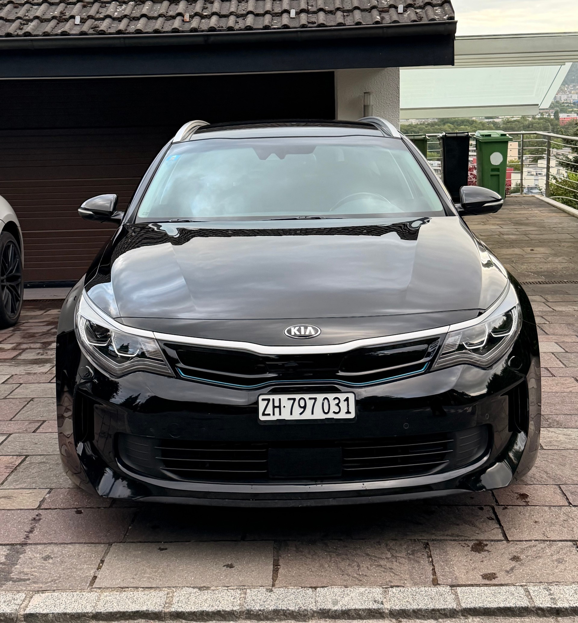 KIA 2.0 GDi Plug-in Hybrid Style-image-0