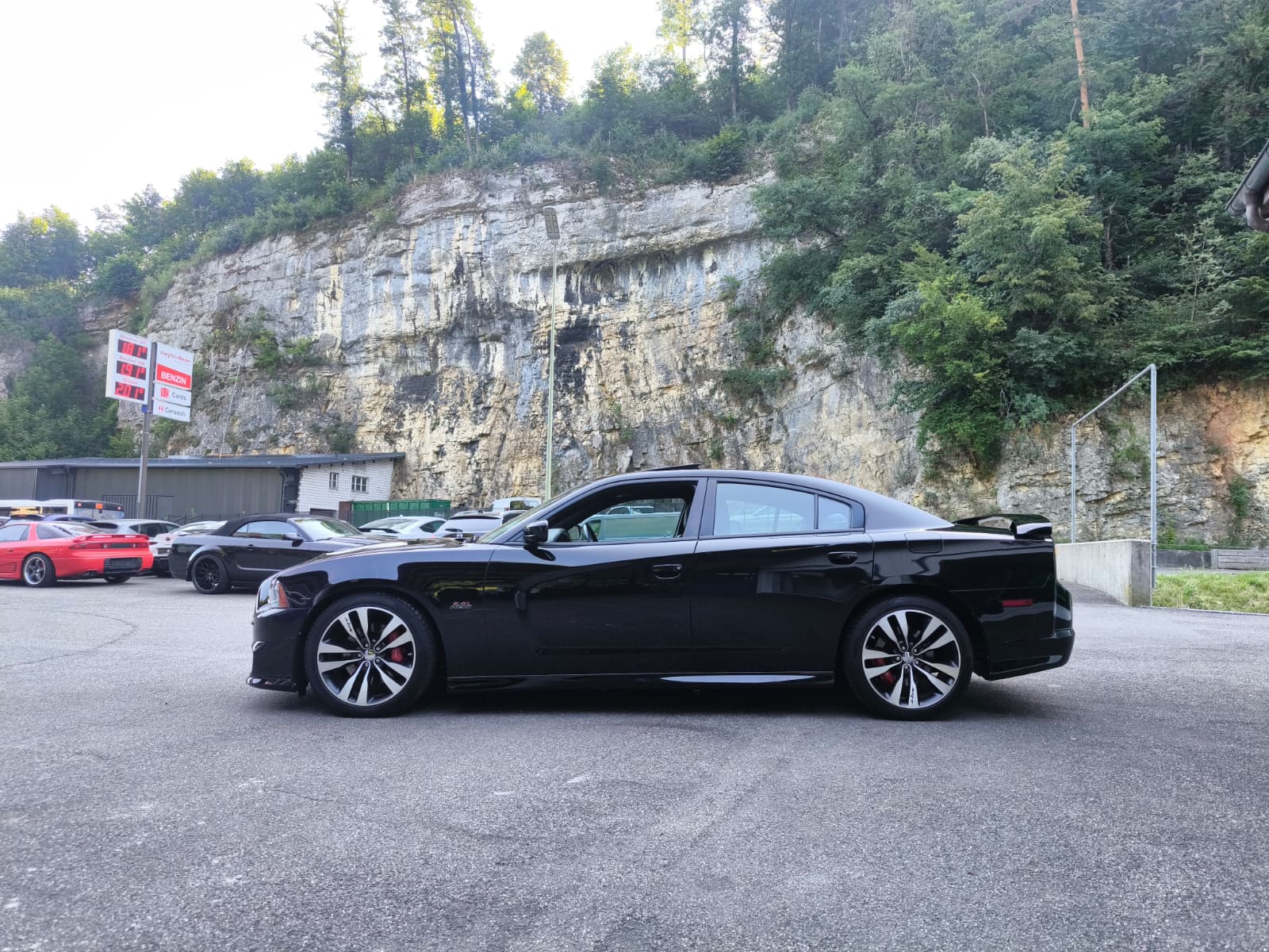 DODGE Charger 6.4 SRT-8-image-9
