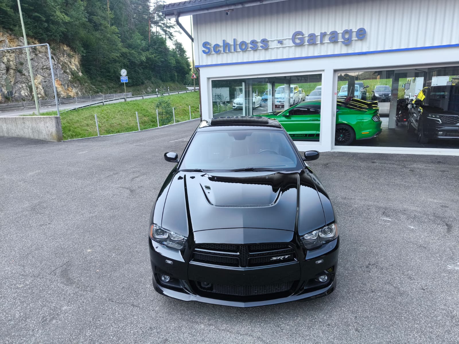 DODGE Charger 6.4 SRT-8-image-3
