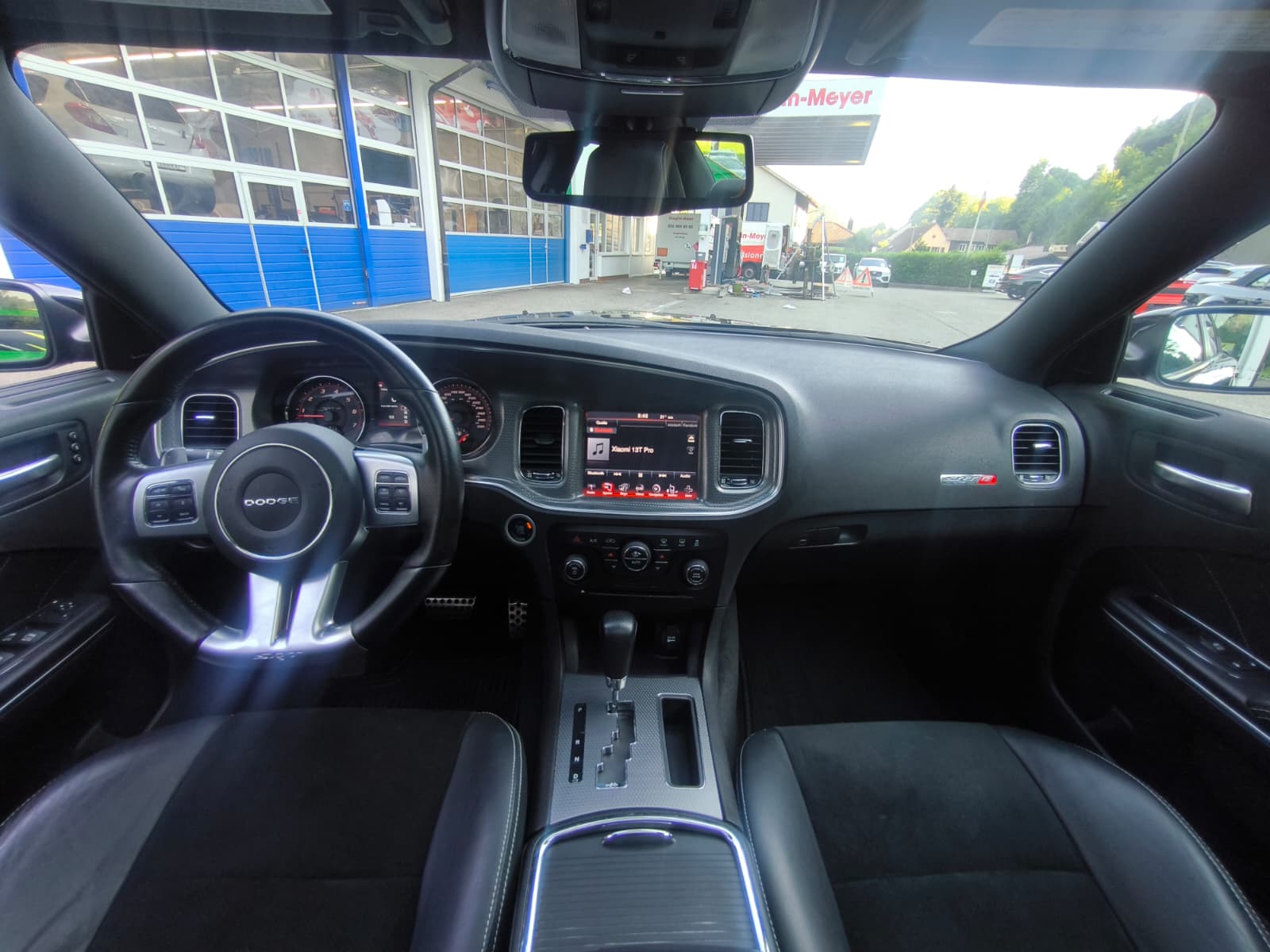 DODGE Charger 6.4 SRT-8-image-17