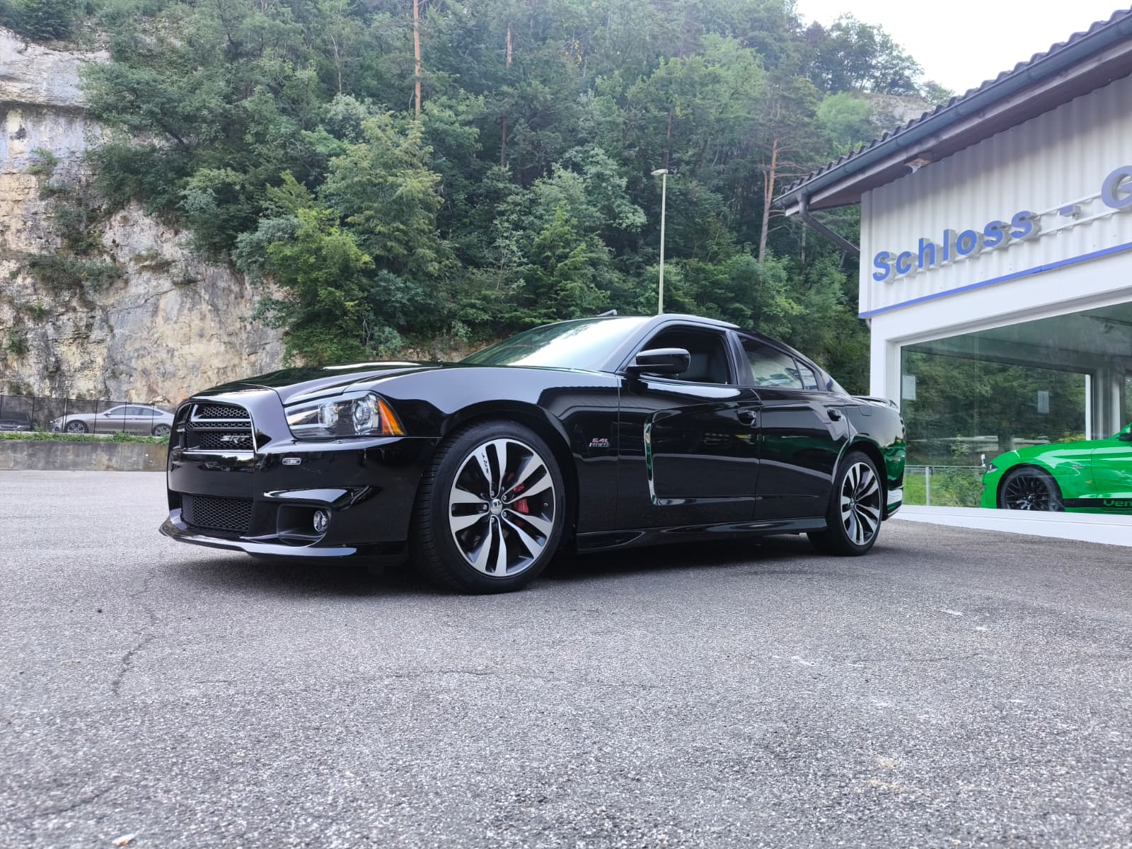 DODGE Charger 6.4 SRT-8-image-6