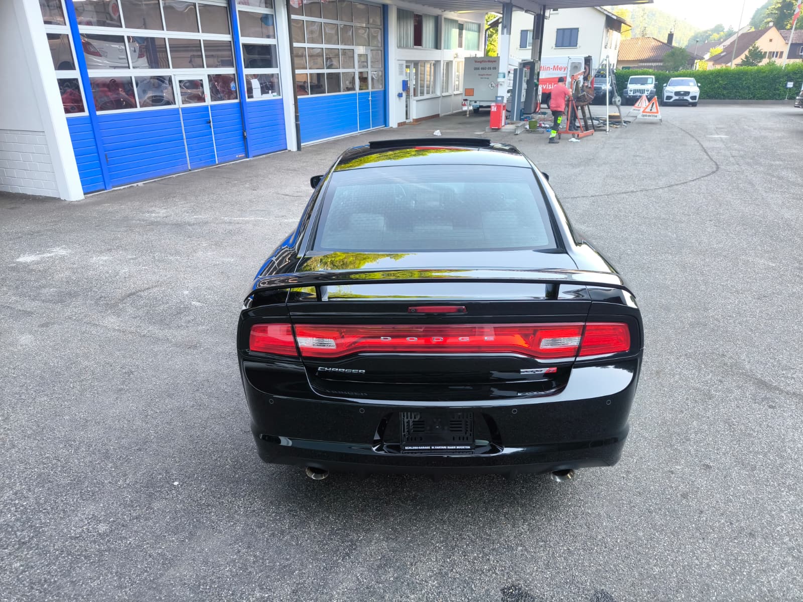 DODGE Charger 6.4 SRT-8-image-11
