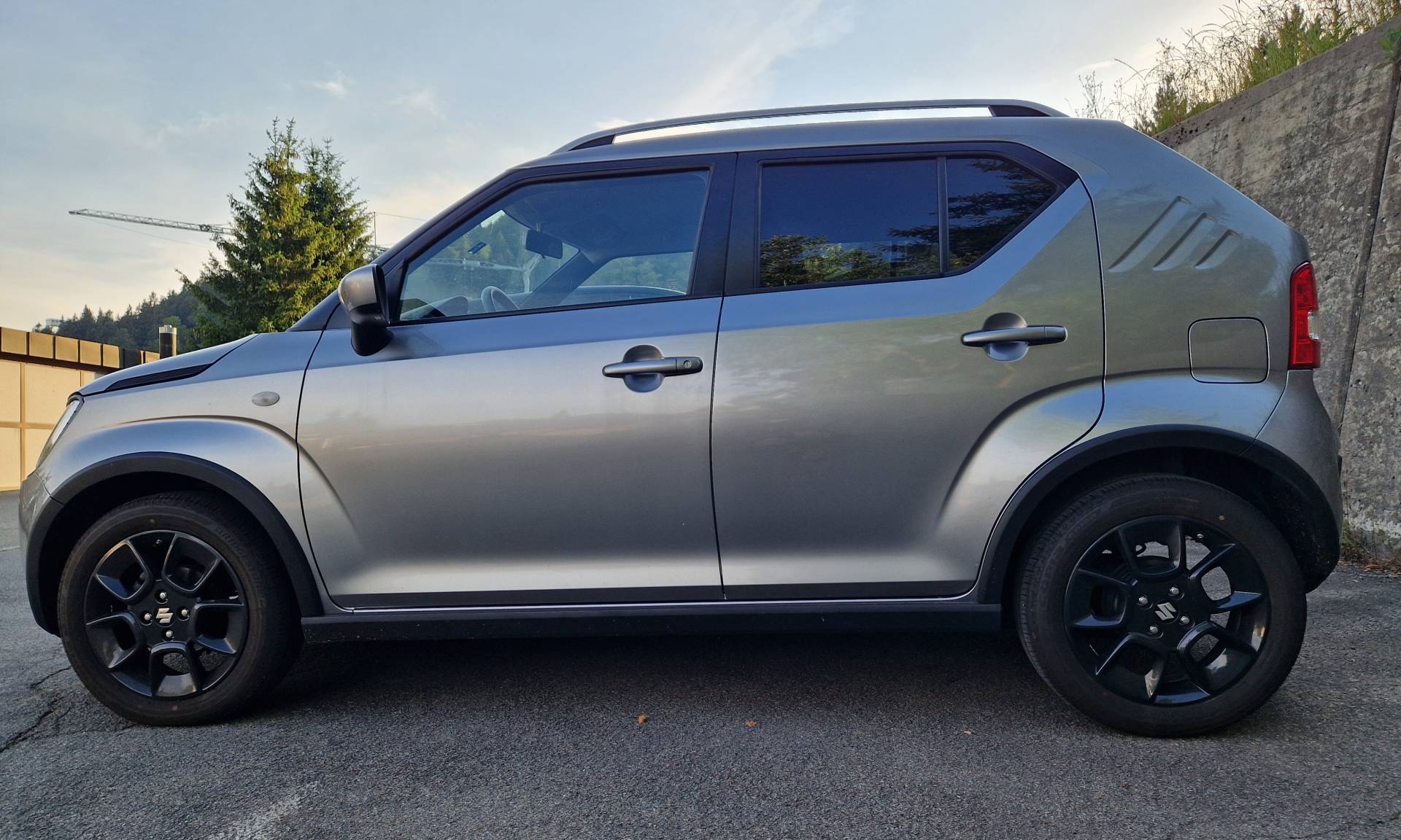 SUZUKI 1.2 Compact Top Hybrid 4x4-image-0