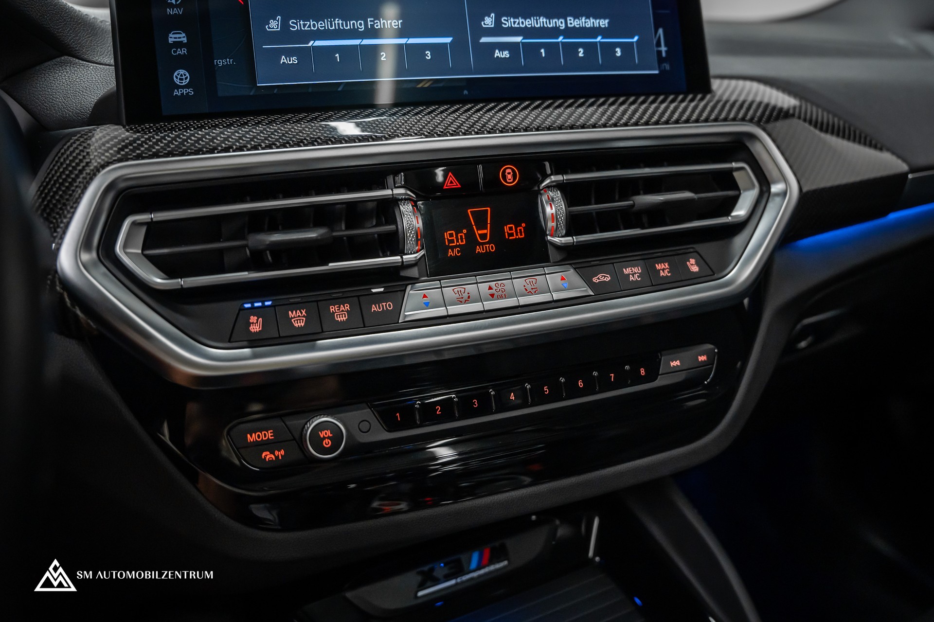BMW X3 M Competition / Panorama / 50 Jahre BMW M / 360° / Head-Up / Laserlight-image-32