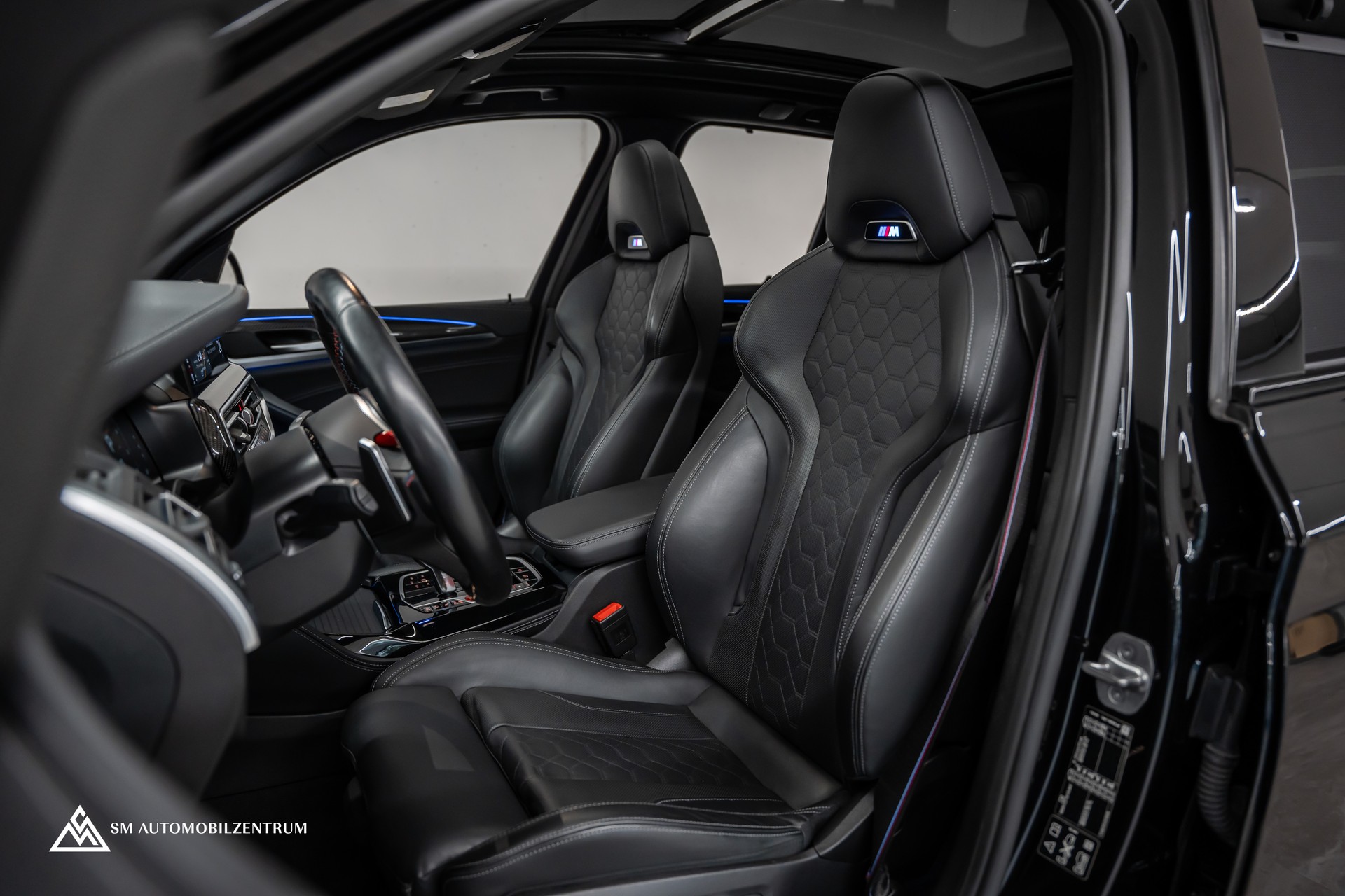 BMW X3 M Competition / Panorama / 50 Jahre BMW M / 360° / Head-Up / Laserlight-image-19
