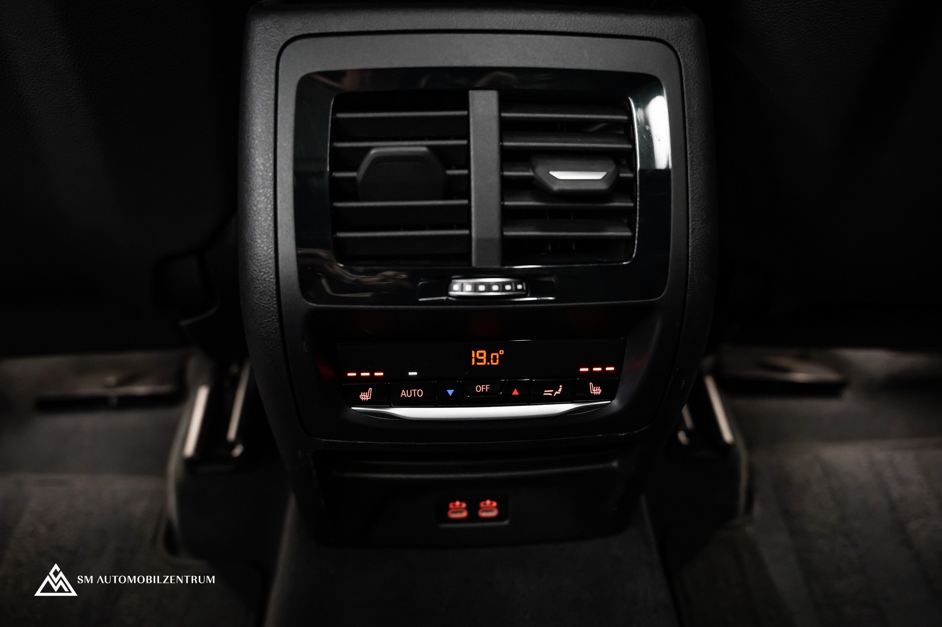 BMW X3 M Competition / Panorama / 50 Jahre BMW M / 360° / Head-Up / Laserlight-image-23