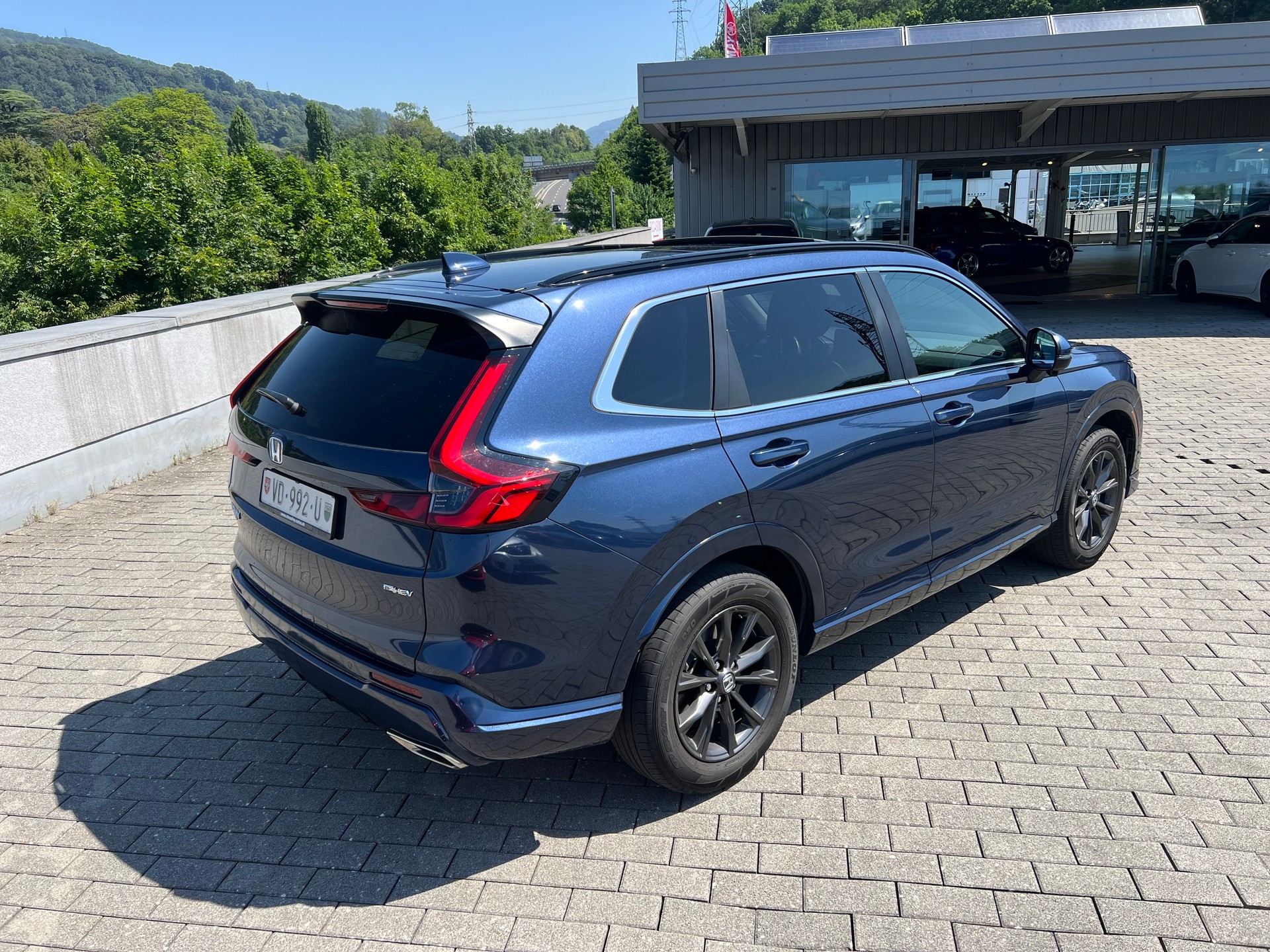 HONDA CR-V 2.0i MMD Hybrid Advance 4WD Automatic-image-2