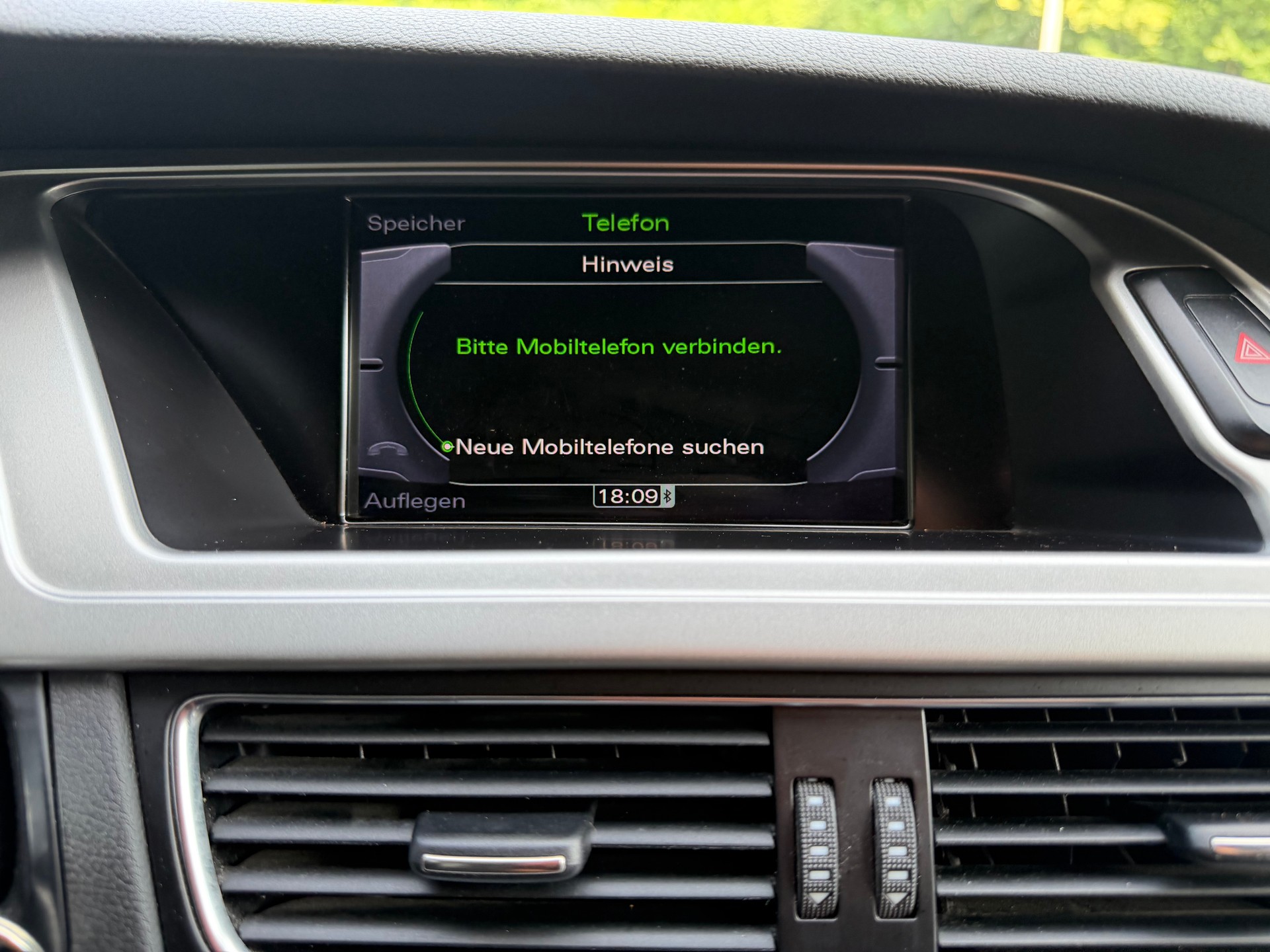 AUDI A4 Avant 2.0 TFSI quattro S-tronic-image-15