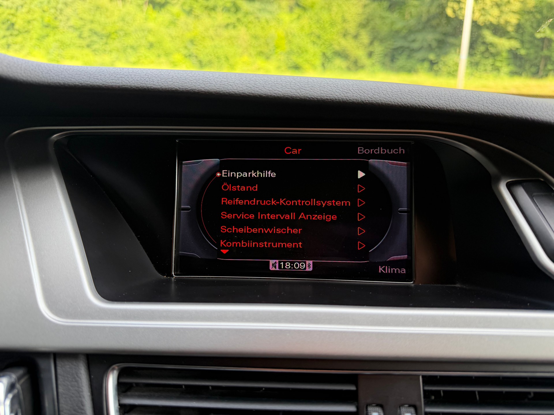 AUDI A4 Avant 2.0 TFSI quattro S-tronic-image-11