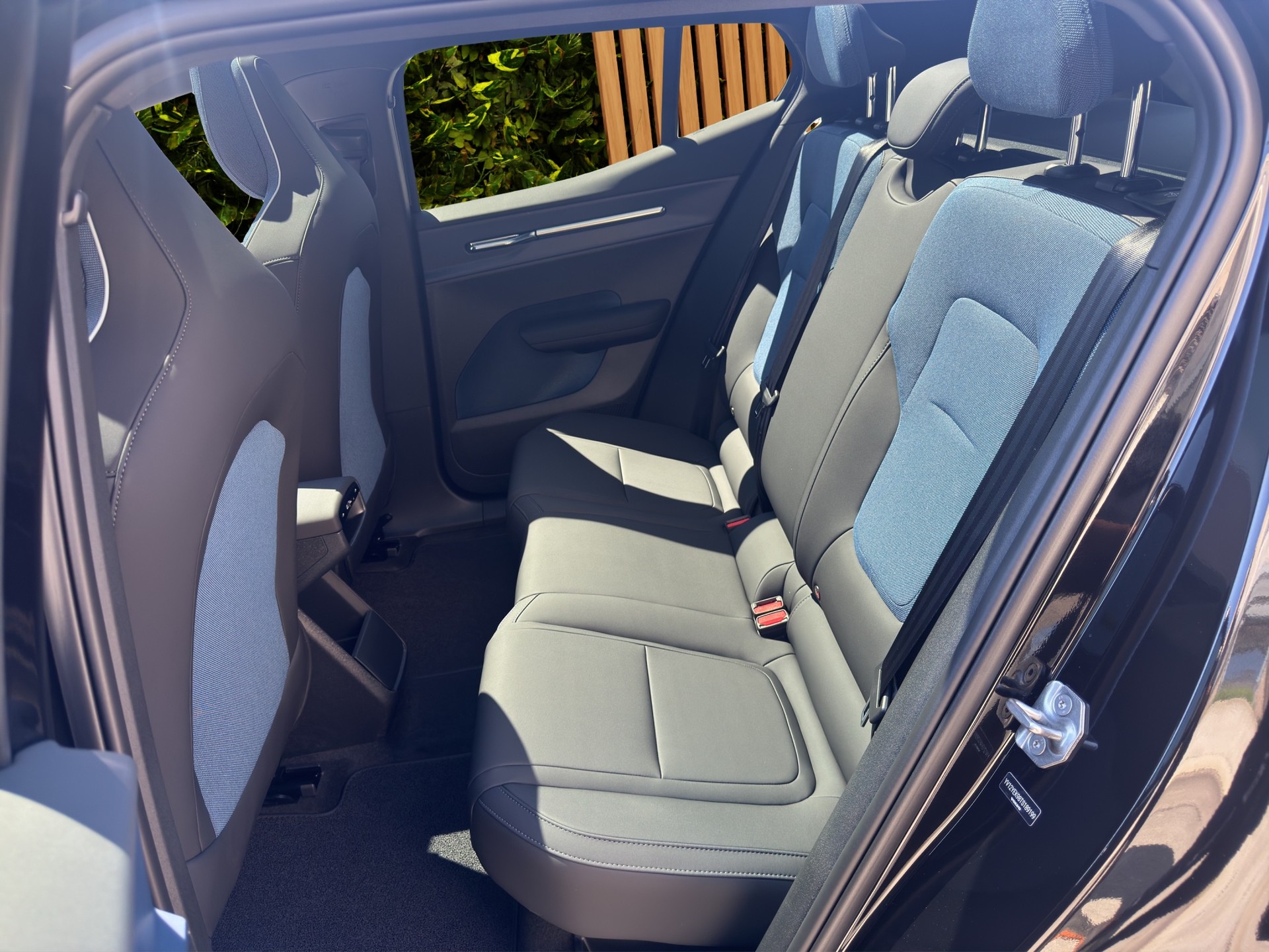 VOLVO EX30 CC E60 Twin Performance AWD-image-14