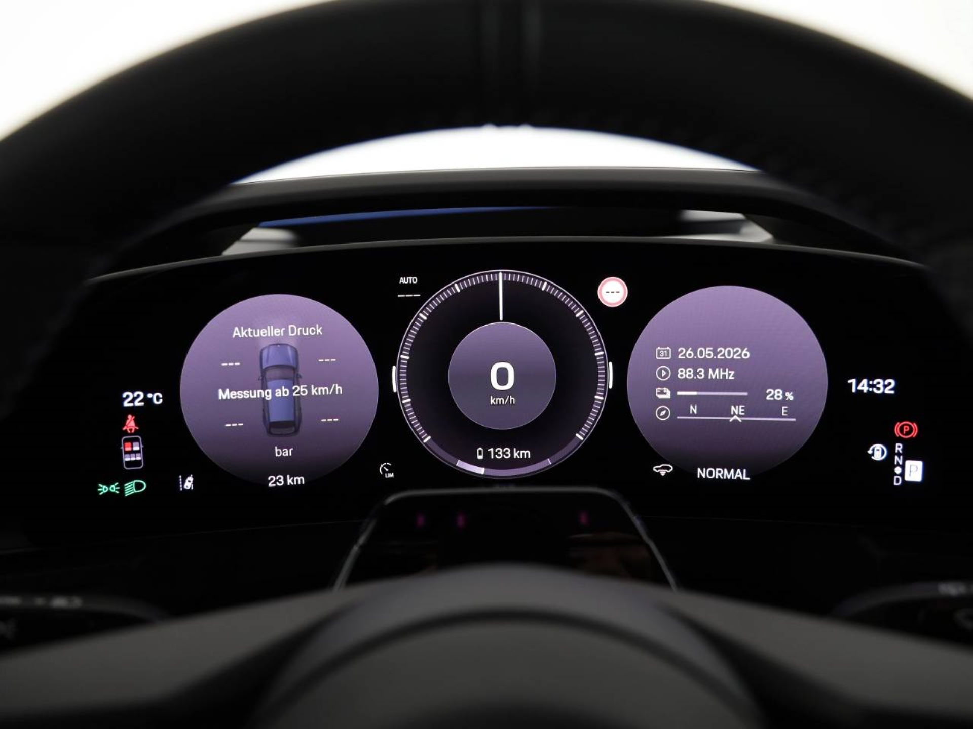 PORSCHE Cayenne Electric-image-10