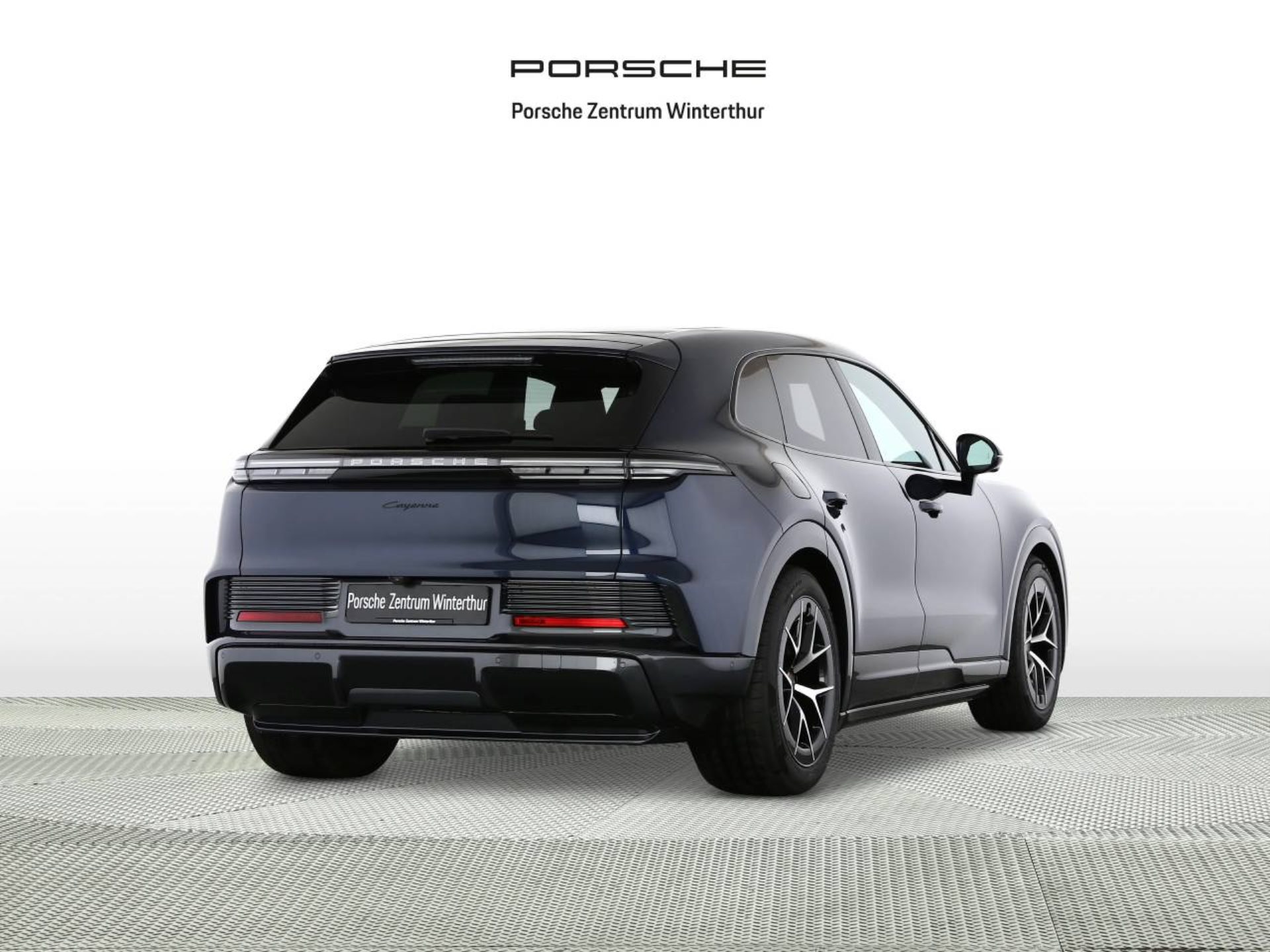 PORSCHE Cayenne Electric-image-2