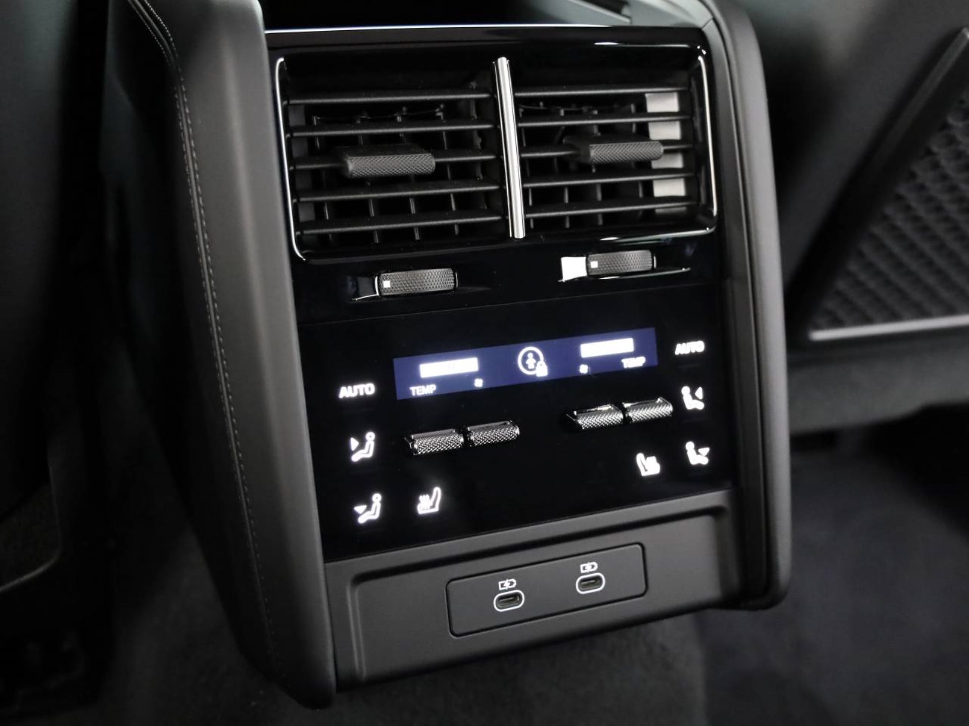 PORSCHE Cayenne Electric-image-19