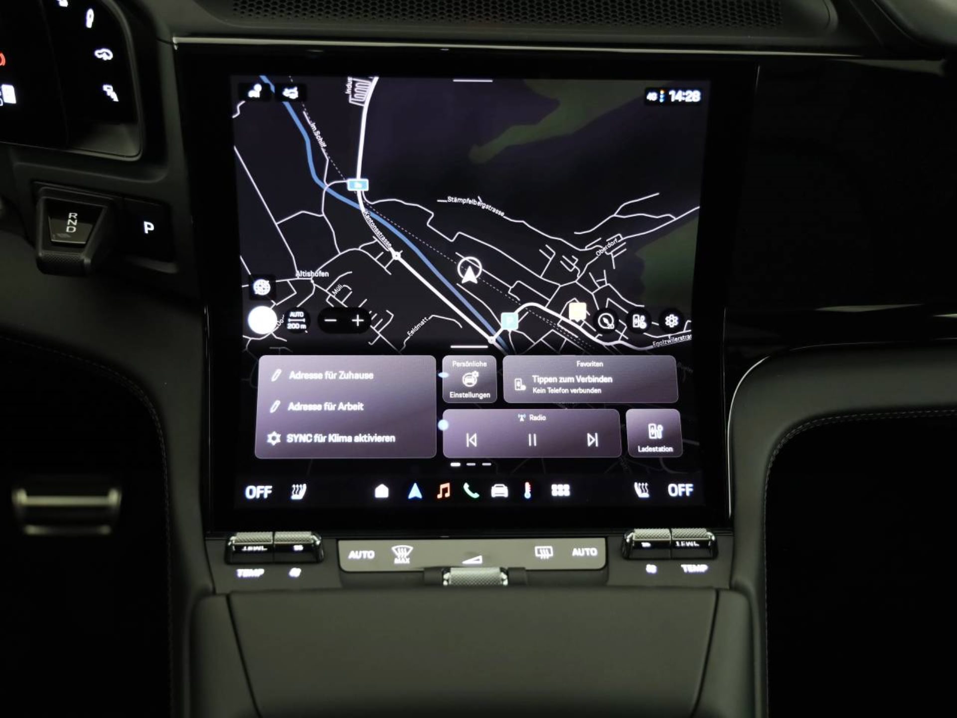PORSCHE Cayenne Electric-image-11