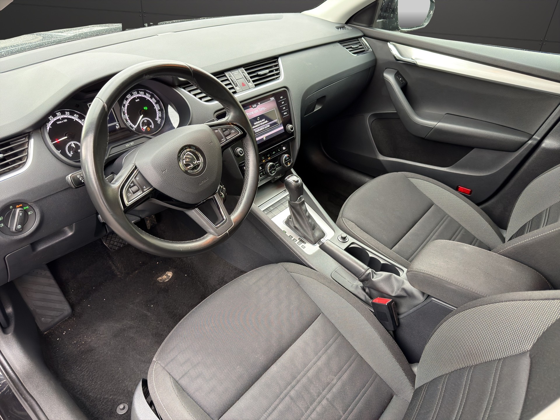 SKODA Octavia Combi 2.0 TDI Ambition 4x4 DSG-image-9