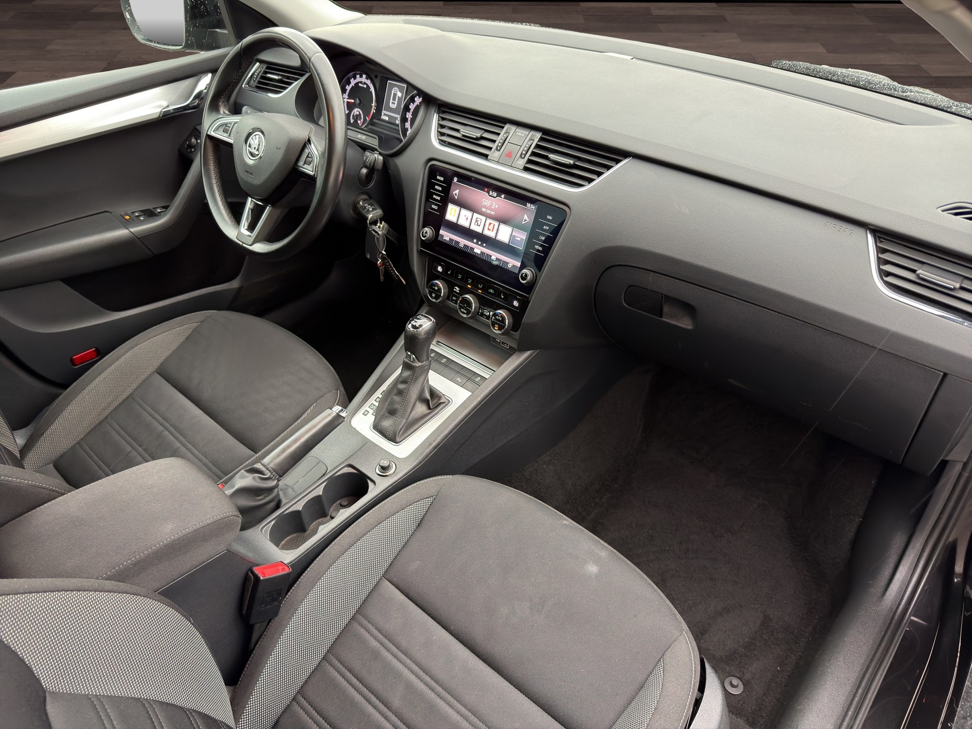 SKODA Octavia Combi 2.0 TDI Ambition 4x4 DSG-image-18