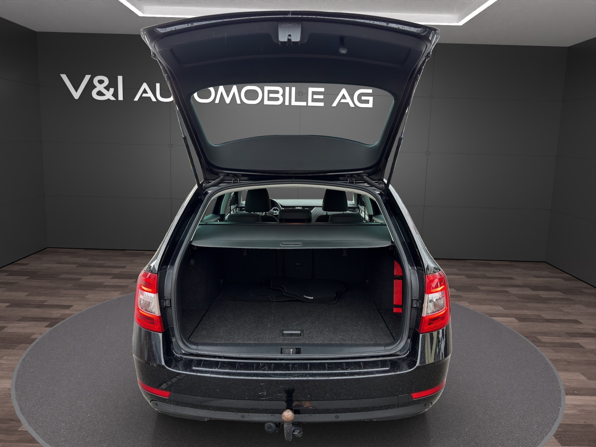 SKODA Octavia Combi 2.0 TDI Ambition 4x4 DSG-image-23