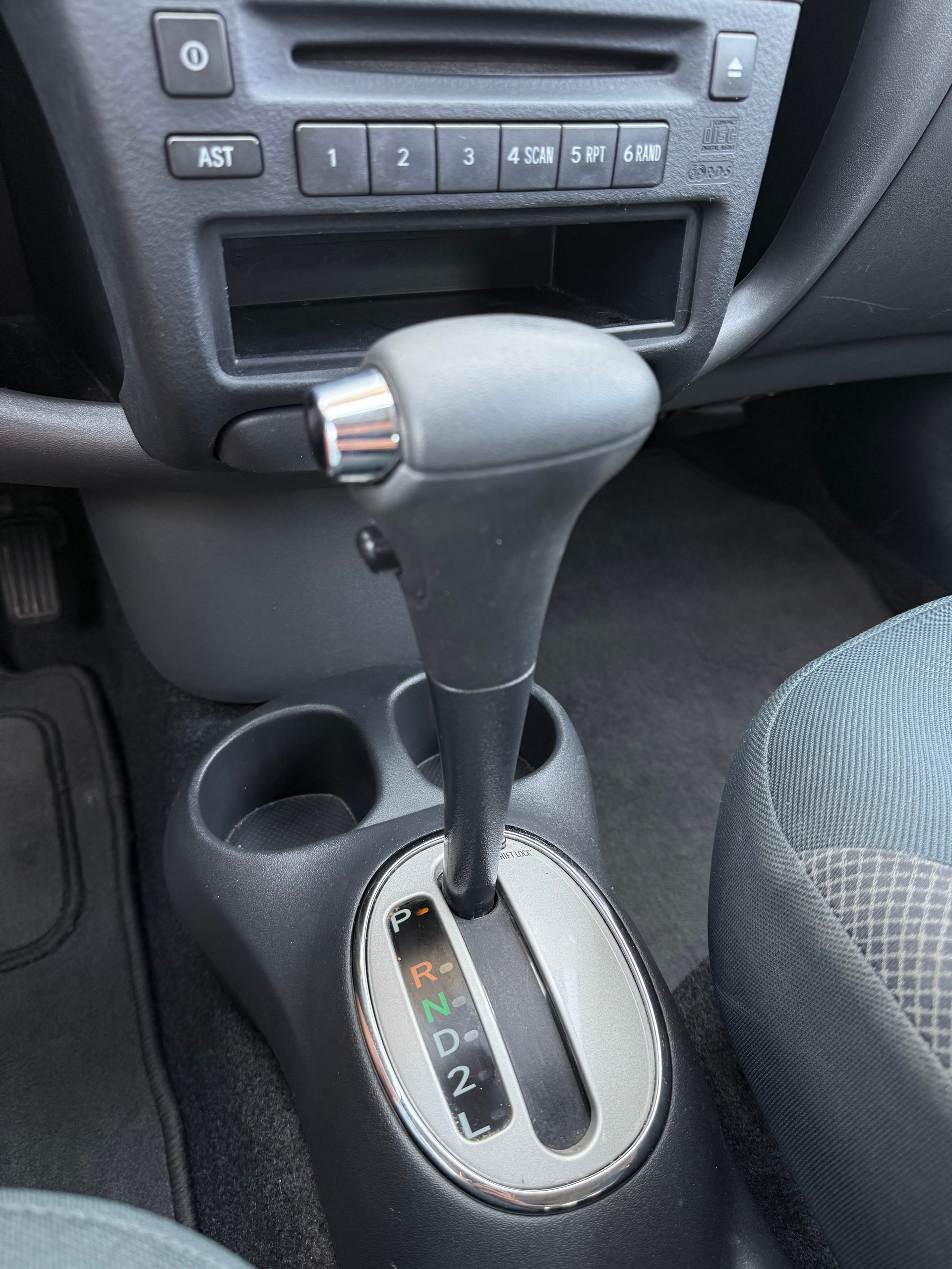 TOYOTA Yaris 1.3 Linea Sol-image-7