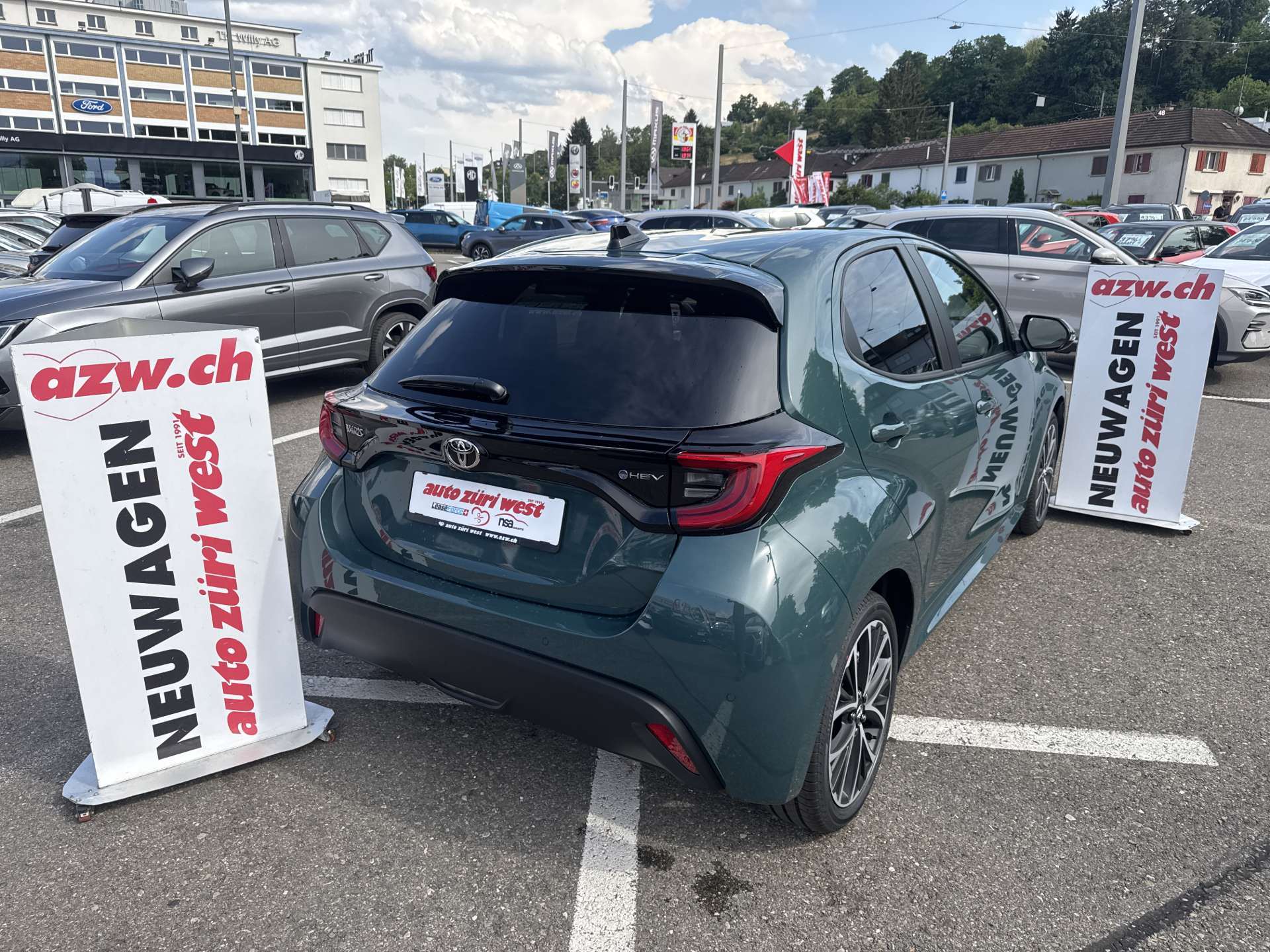 TOYOTA Yaris 1.5 Trend e-CVT Automat-showroom-element-2