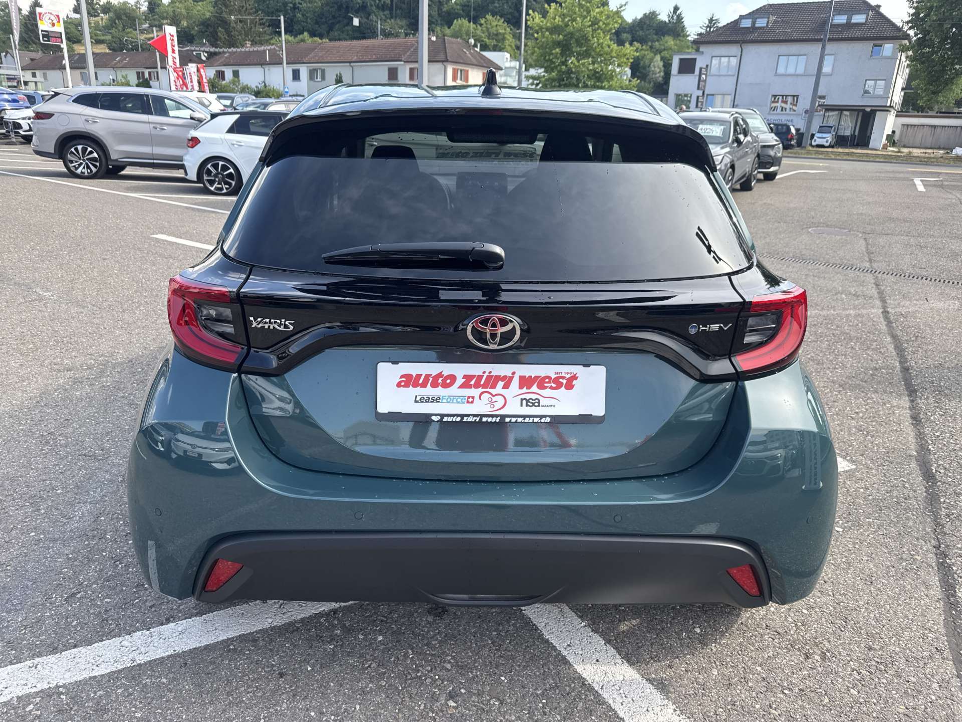 TOYOTA Yaris 1.5 Trend e-CVT Automat-image-14