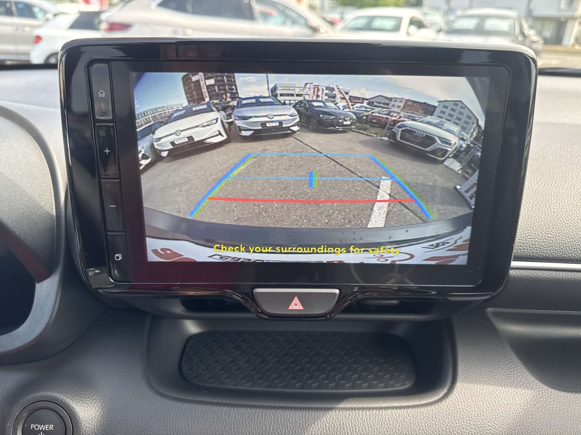 TOYOTA Yaris 1.5 Trend e-CVT Automat-image-9