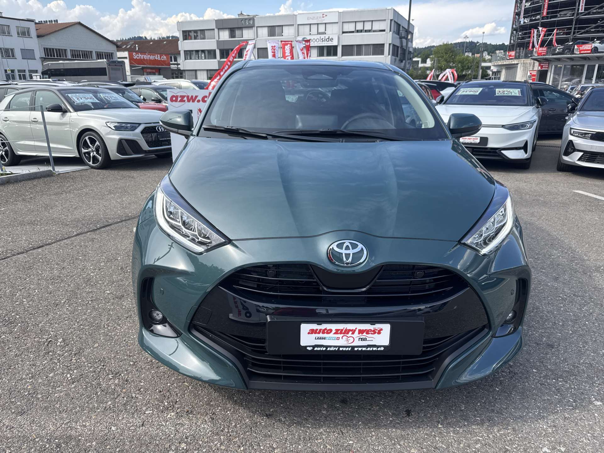 TOYOTA Yaris 1.5 Trend e-CVT Automat-image-13