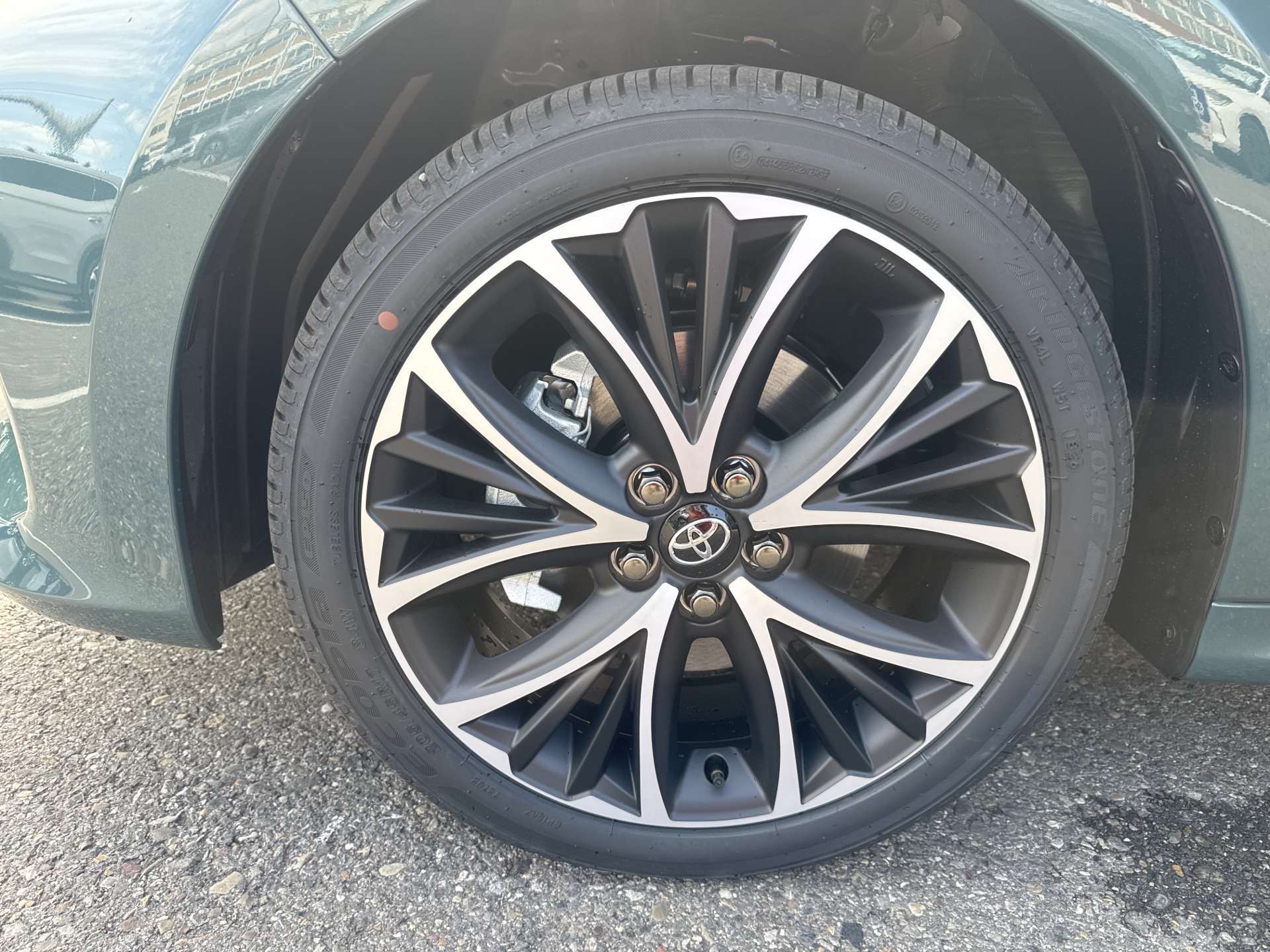 TOYOTA Yaris 1.5 Trend e-CVT Automat-image-8