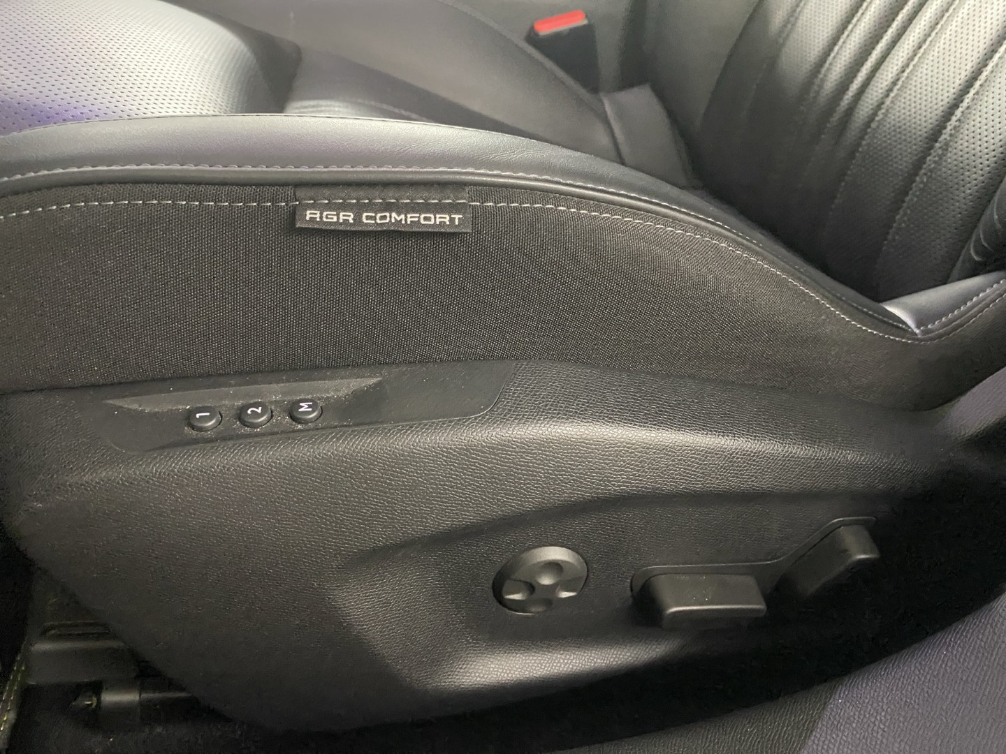 PEUGEOT 308 SW 1.2 Pure Tech GT Pack EAT8-image-18