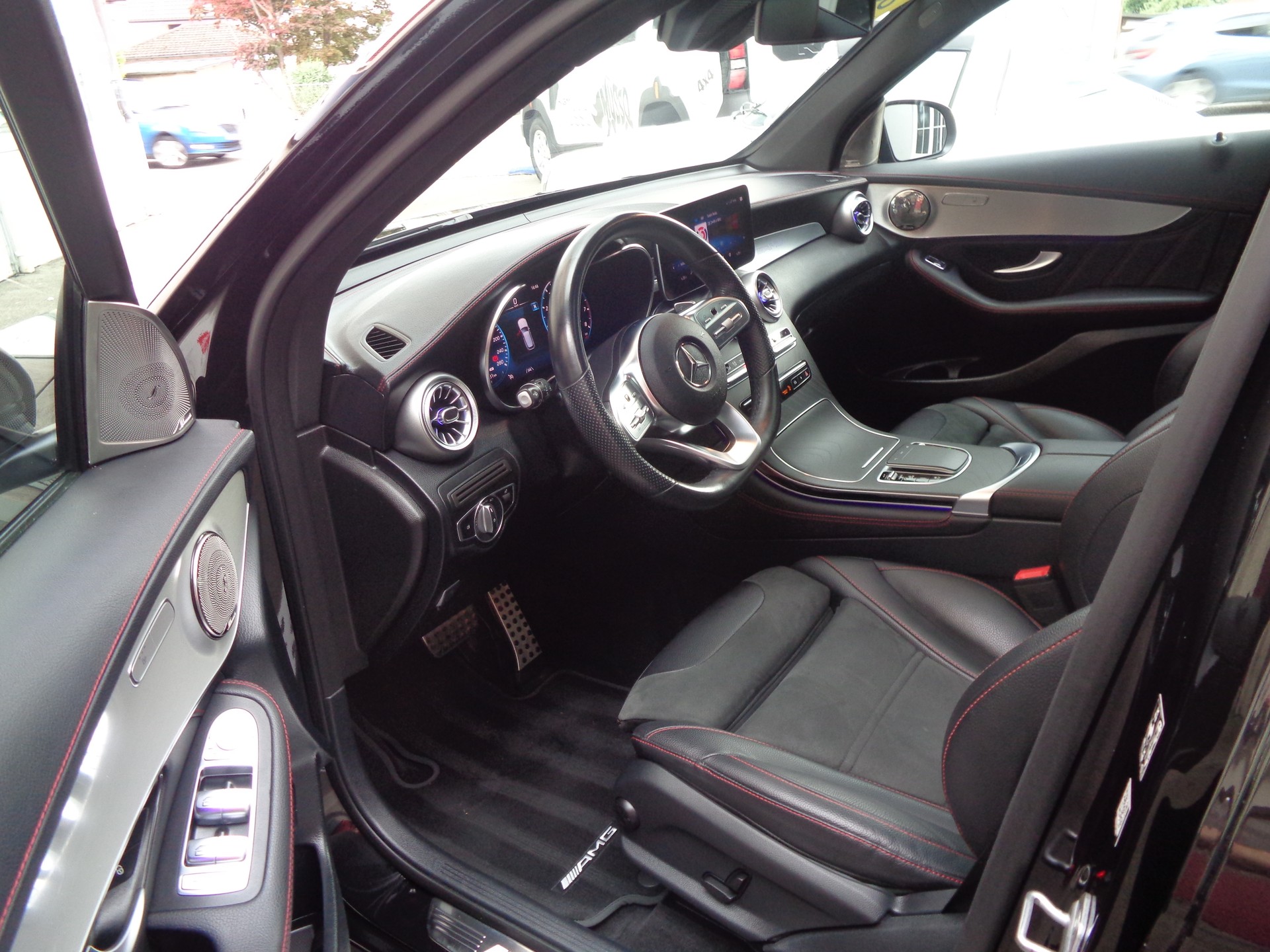 MERCEDES-BENZ GLC 43 AMG 4Matic 9G-Tronic-image-8