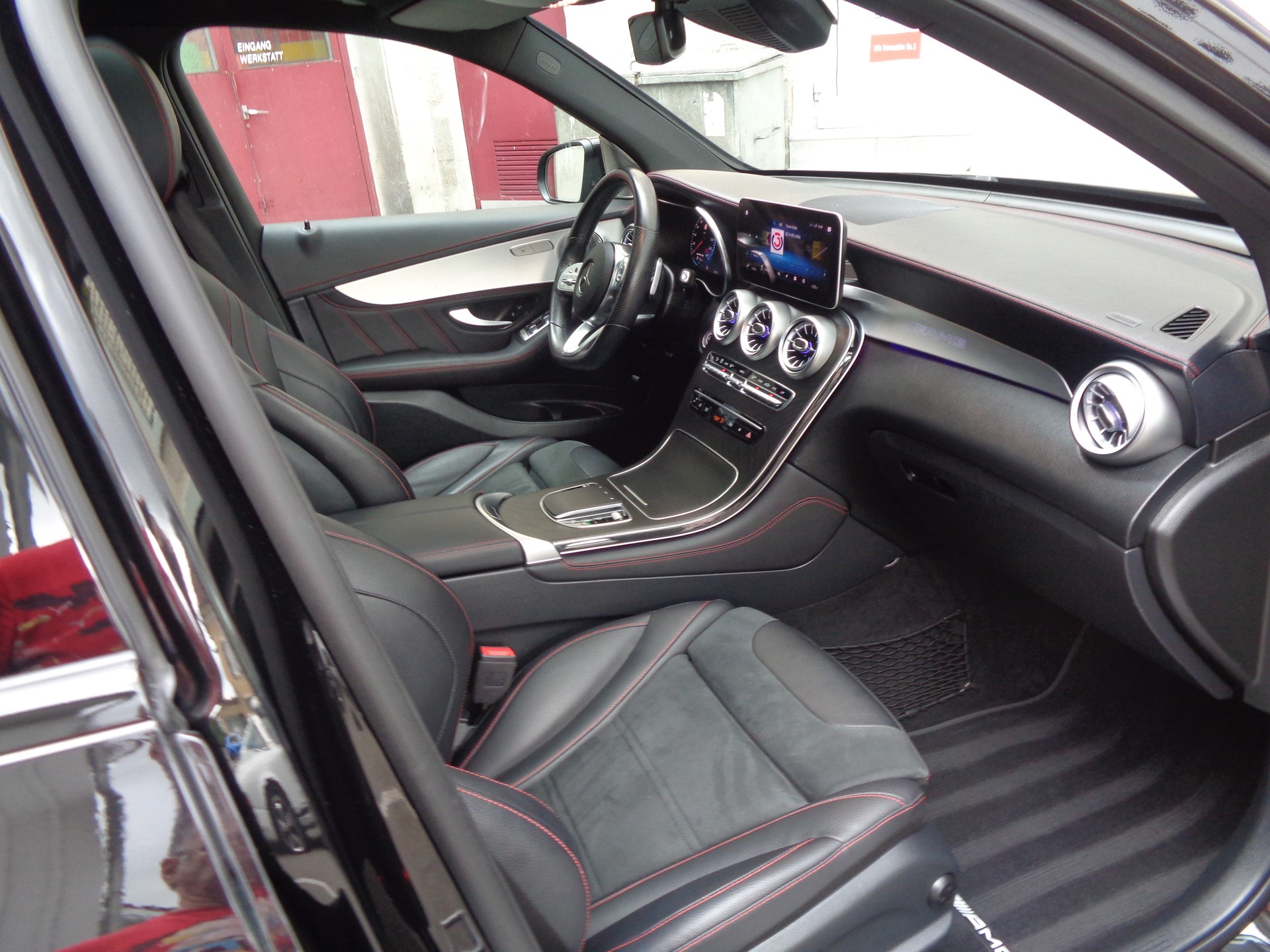 MERCEDES-BENZ GLC 43 AMG 4Matic 9G-Tronic-image-11
