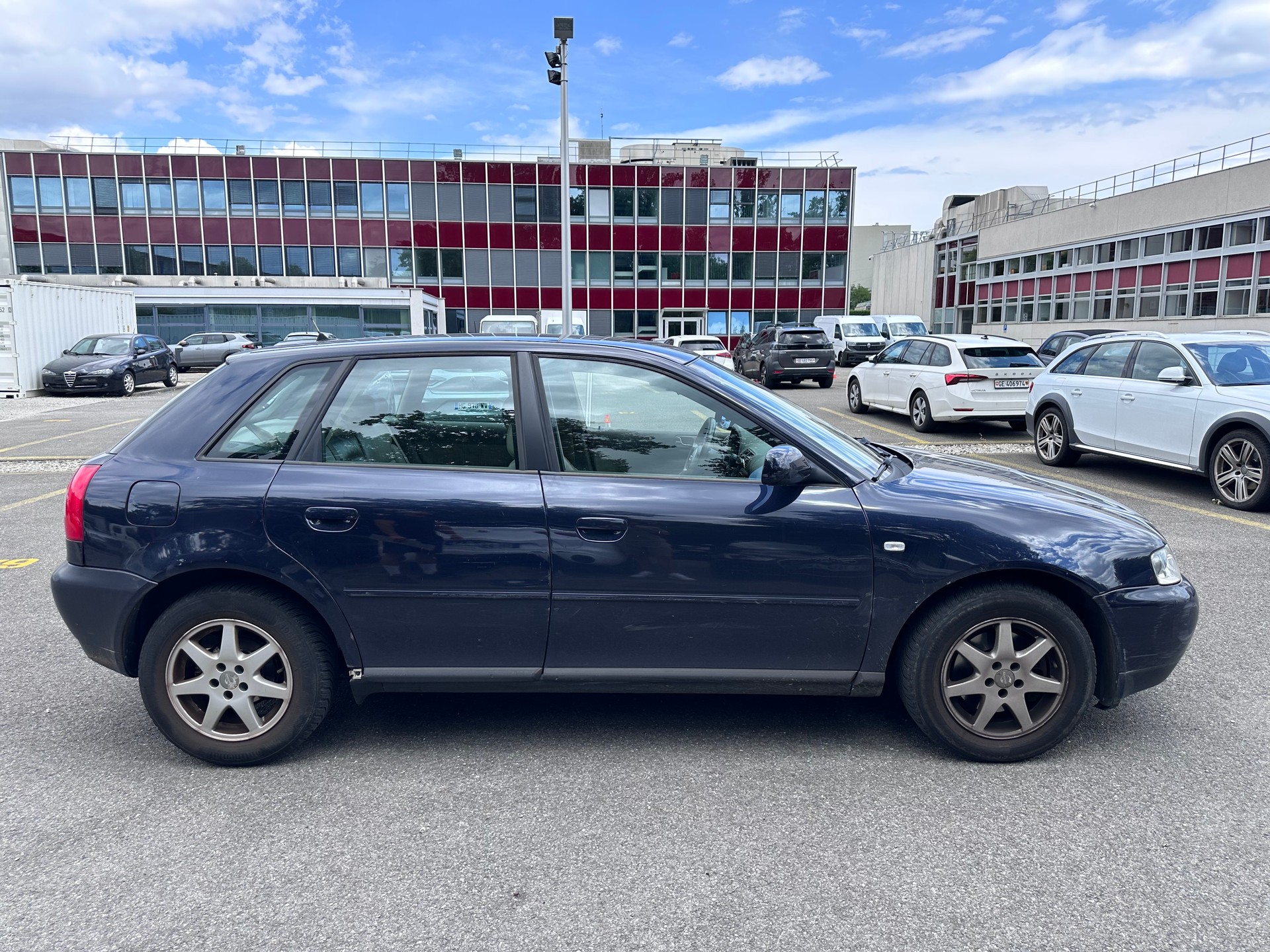 AUDI A3 1.8 T Attraction-image-3