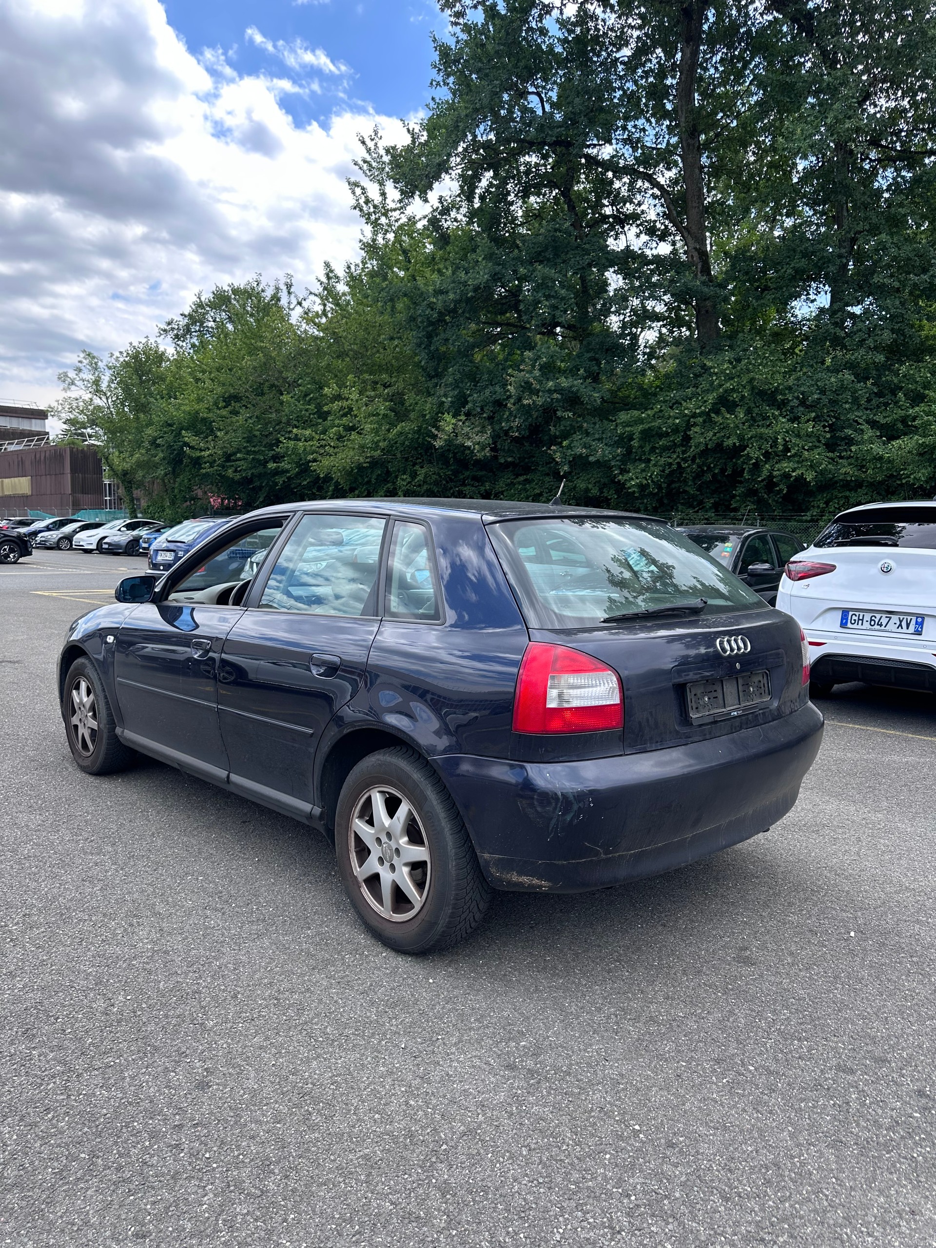 AUDI A3 1.8 T Attraction-image-1
