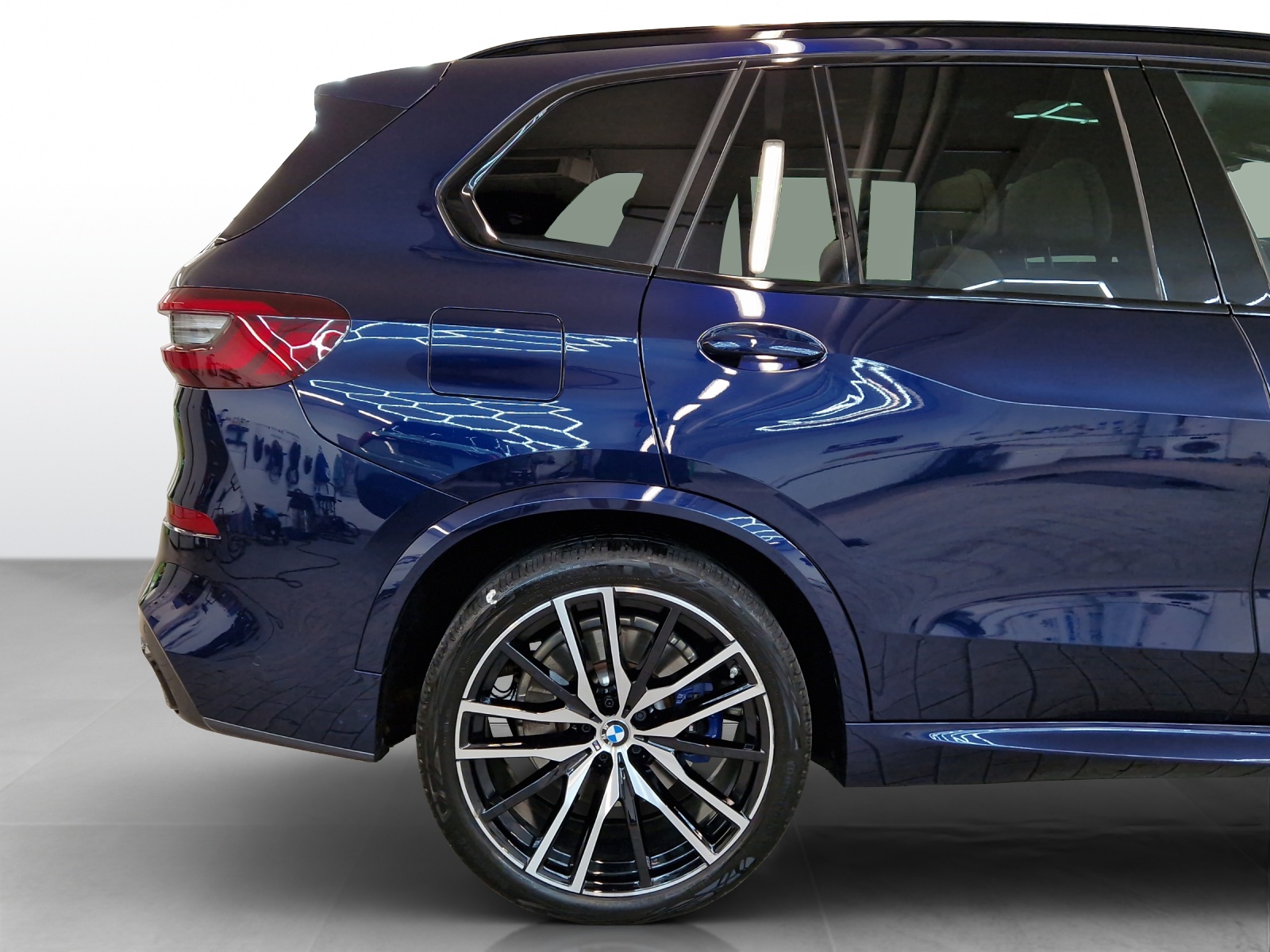 BMW X5 xDrive 48V 40d M Sport Steptronic-image-21