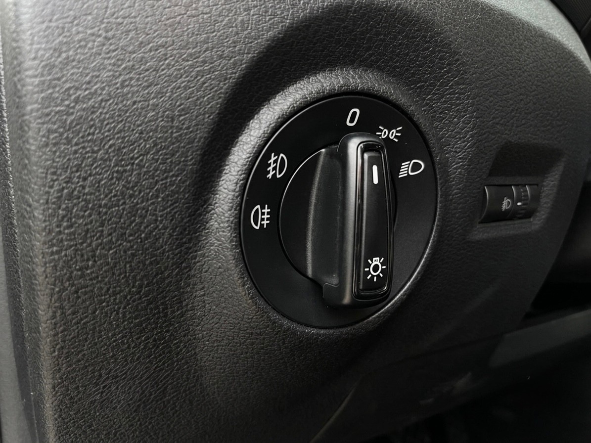 SKODA Fabia 1.2 TSI Ambition-image-16