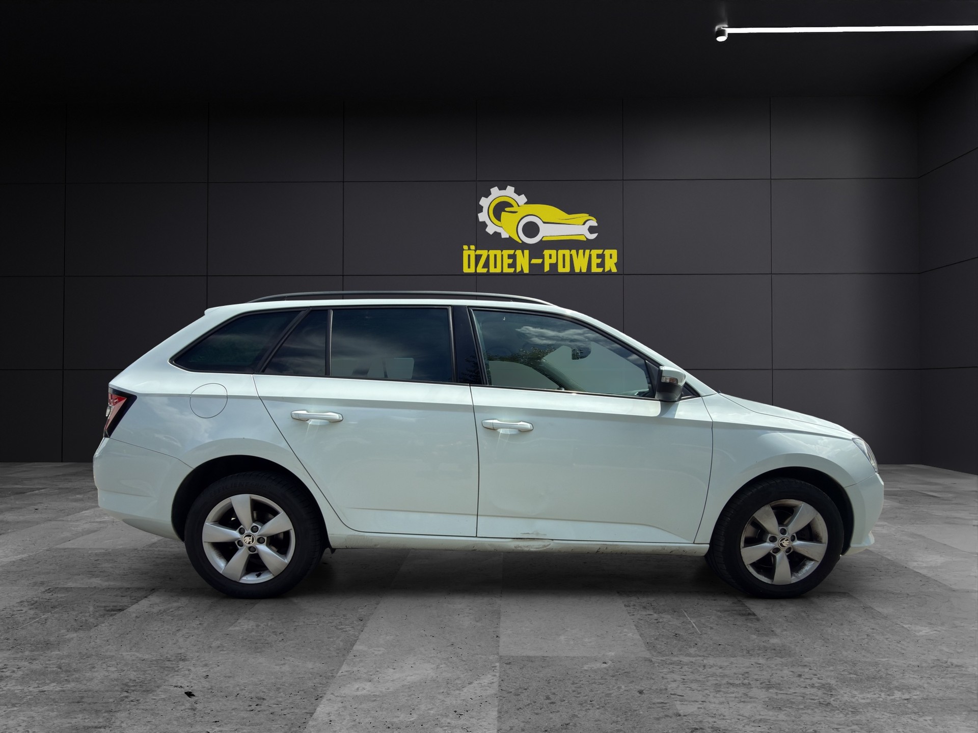 SKODA Fabia 1.2 TSI Ambition-showroom-element-3