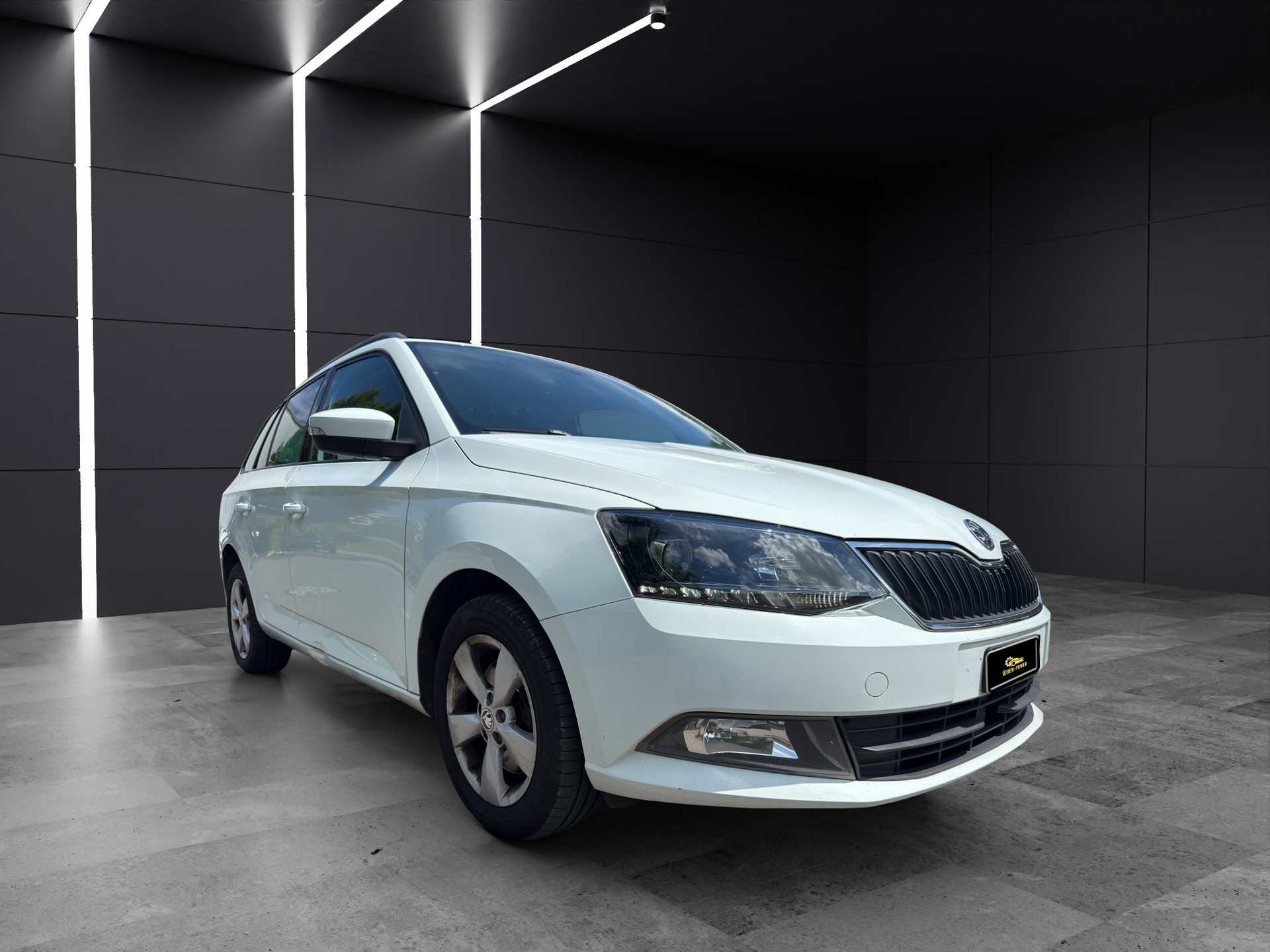 SKODA Fabia 1.2 TSI Ambition-showroom-element-2