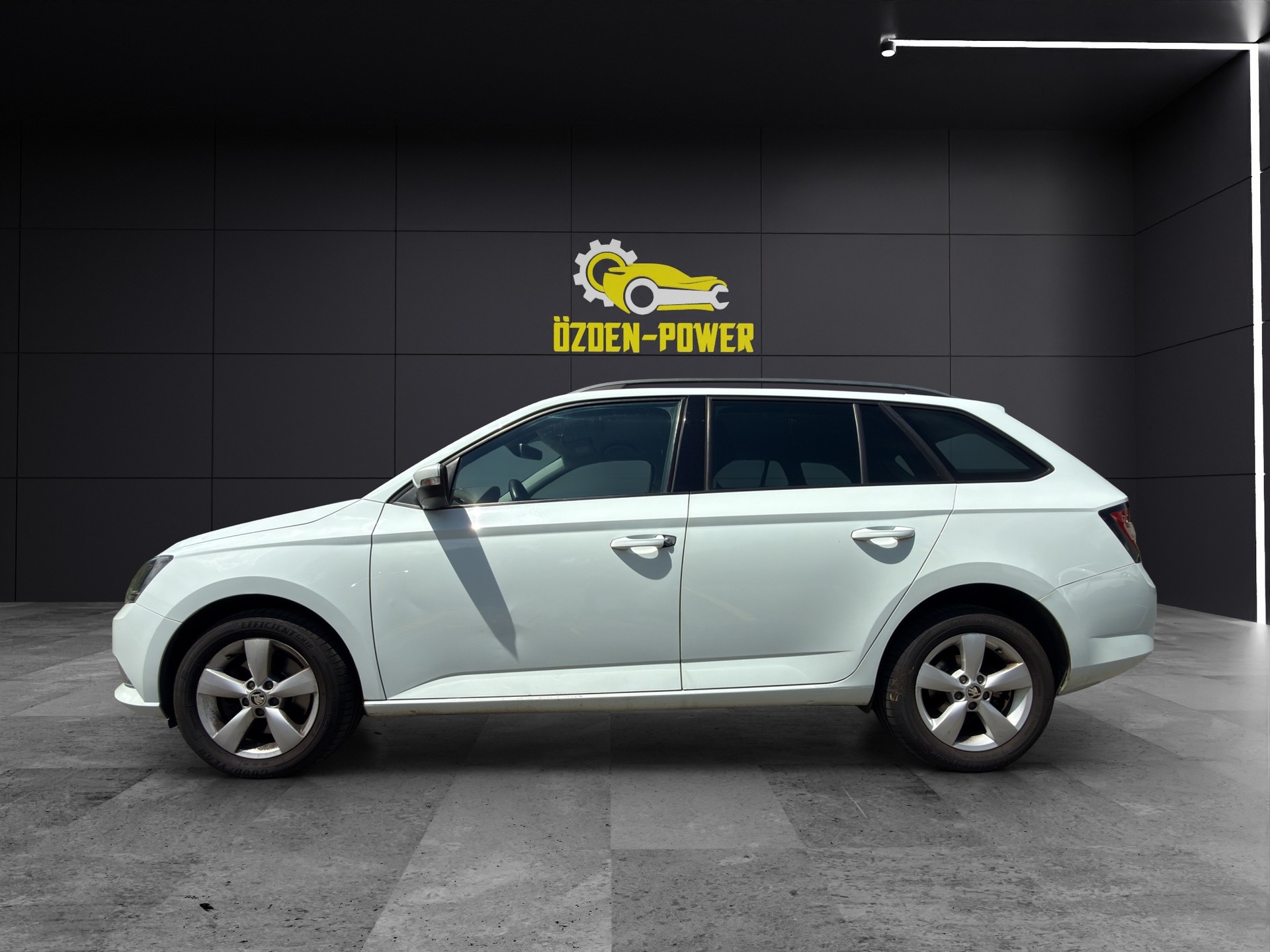 SKODA Fabia 1.2 TSI Ambition-image-6