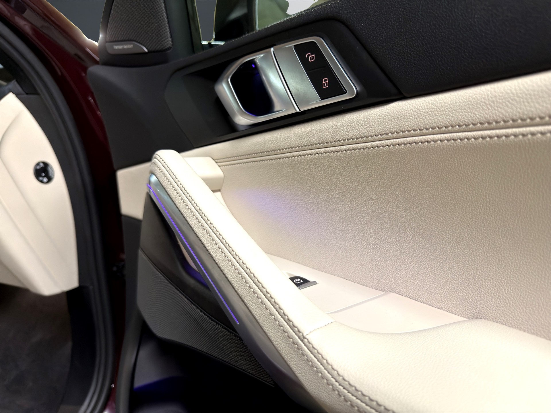 BMW X6 xDrive 48V 40d Steptronic M Sport-image-23