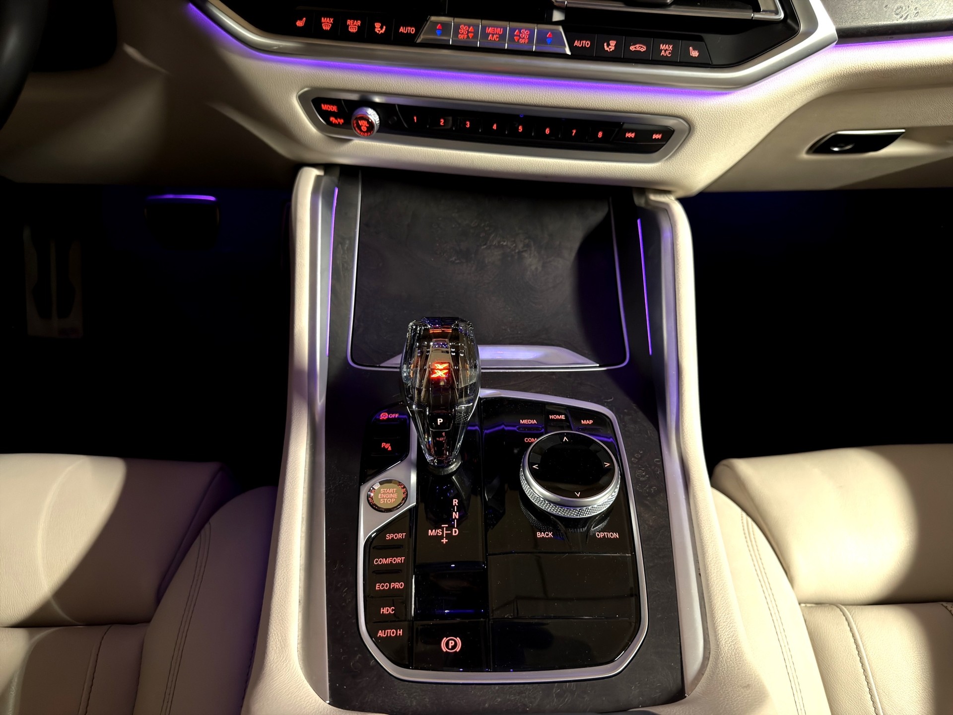 BMW X6 xDrive 48V 40d Steptronic M Sport-image-18