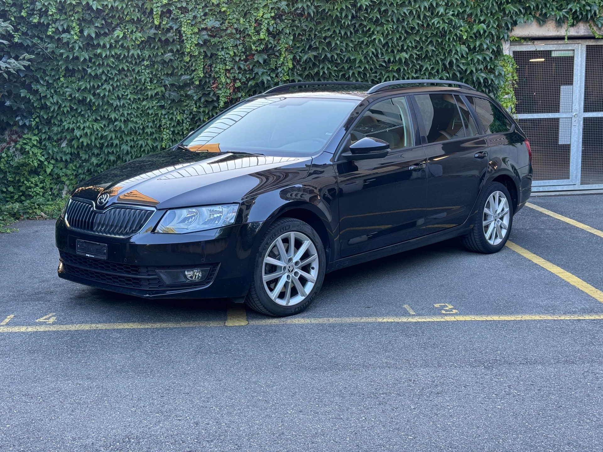 SKODA 1.8 TSI Swiss Joy DSG-image-0