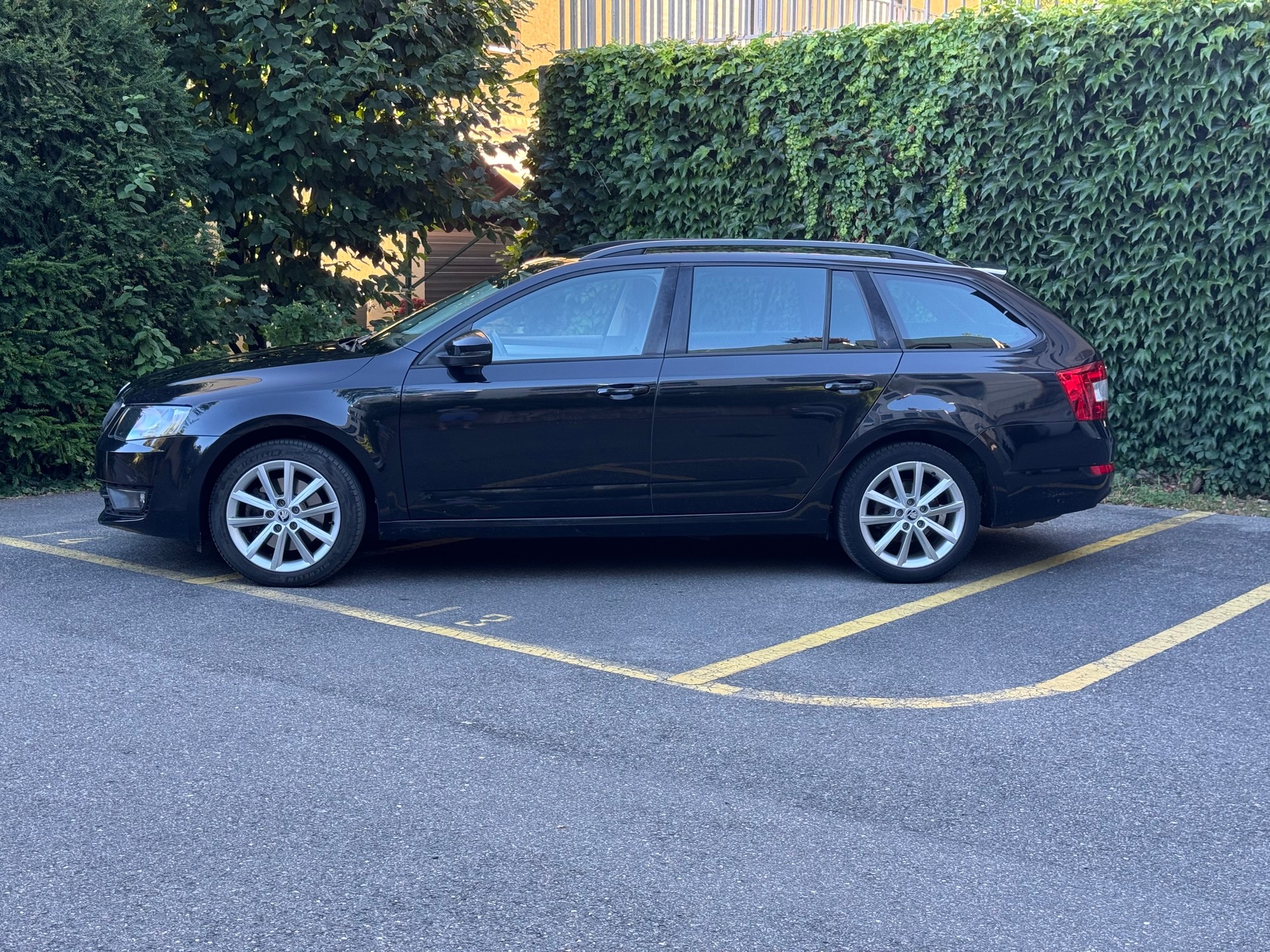 SKODA 1.8 TSI Swiss Joy DSG-image-1