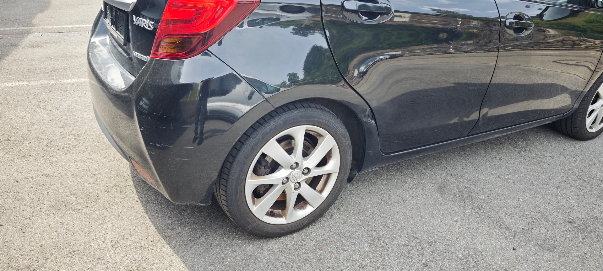 TOYOTA Yaris 1.5 VVT-i Hybrid Luna e-CVT-image-4